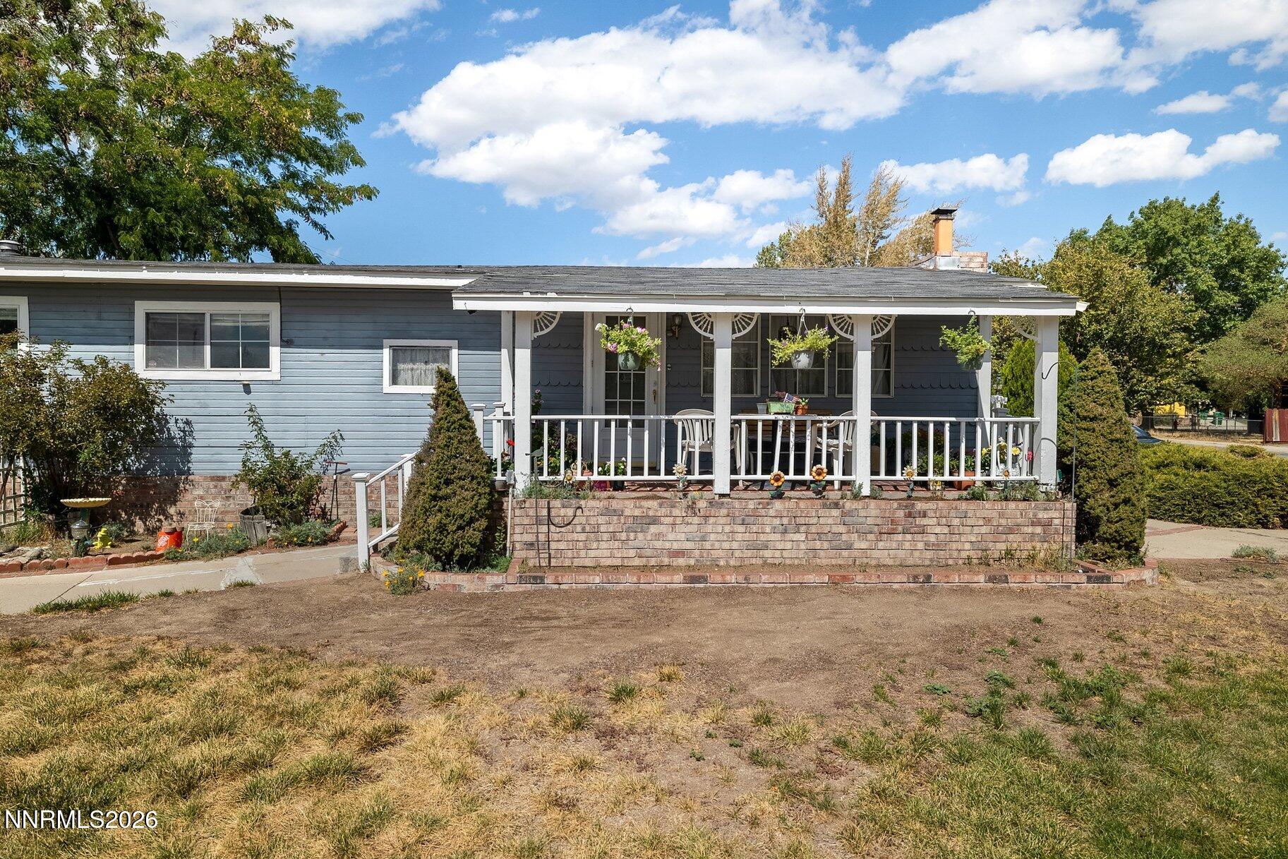2074 Fairmont Way Property Photo 2