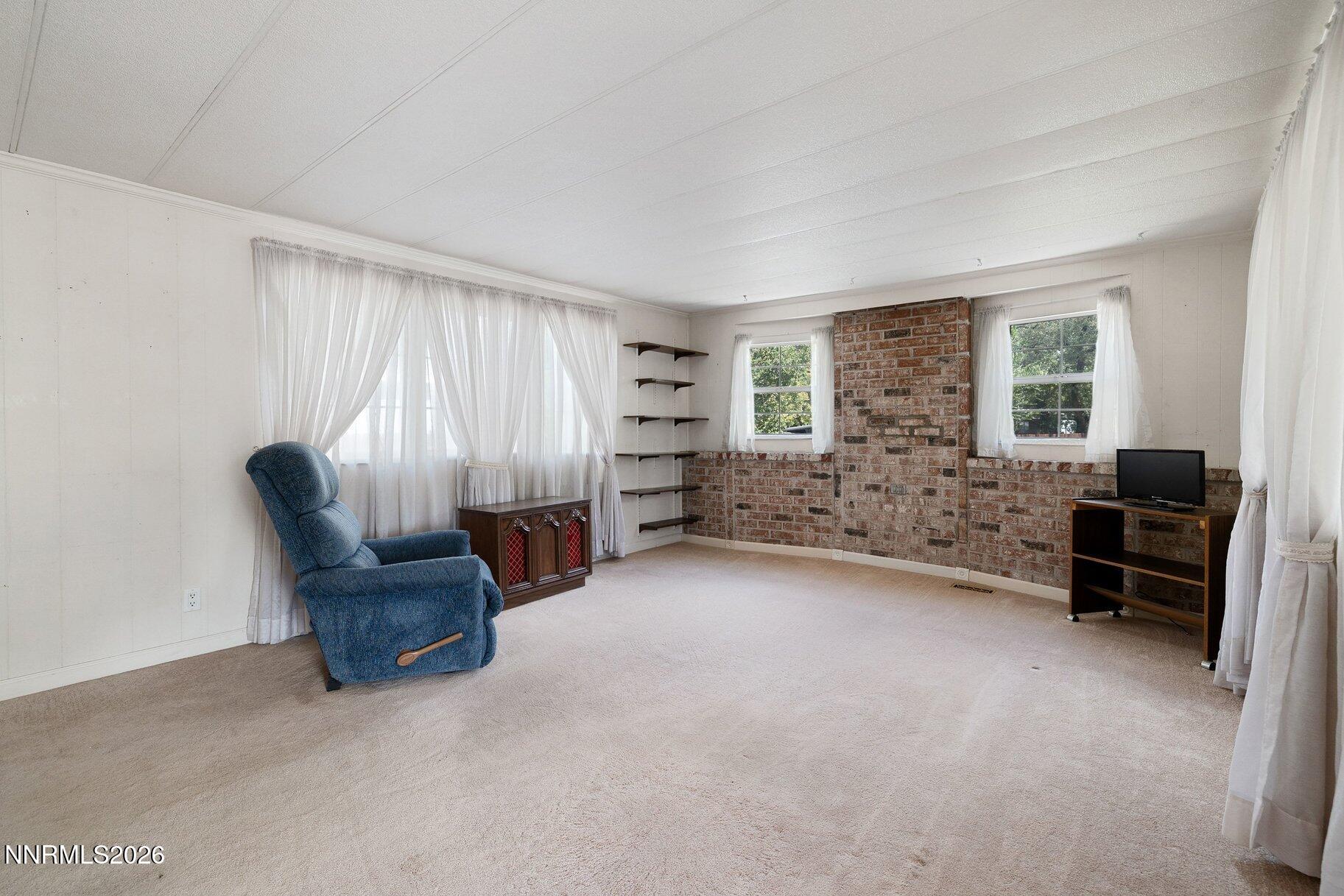 2074 Fairmont Way Property Photo 4
