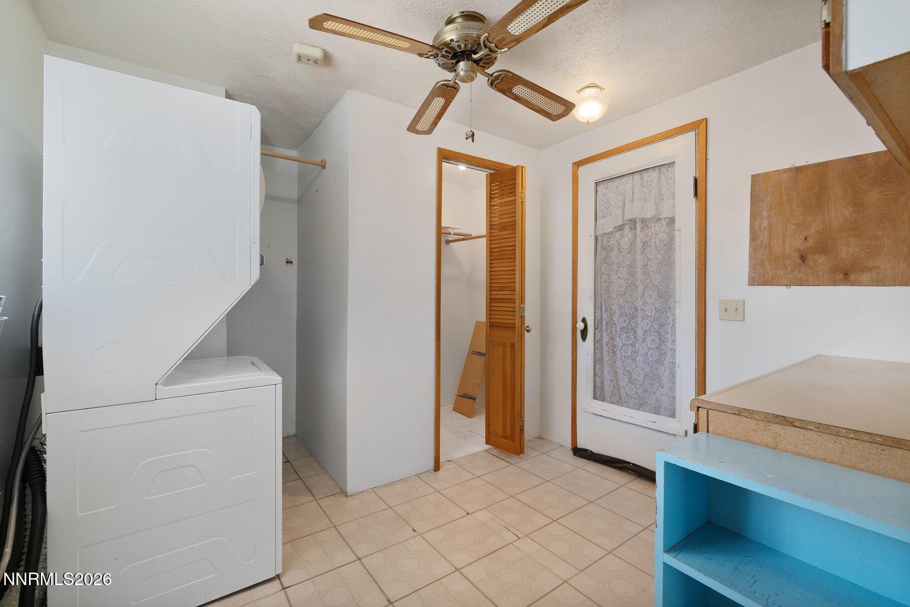 2074 Fairmont Way Property Photo 18