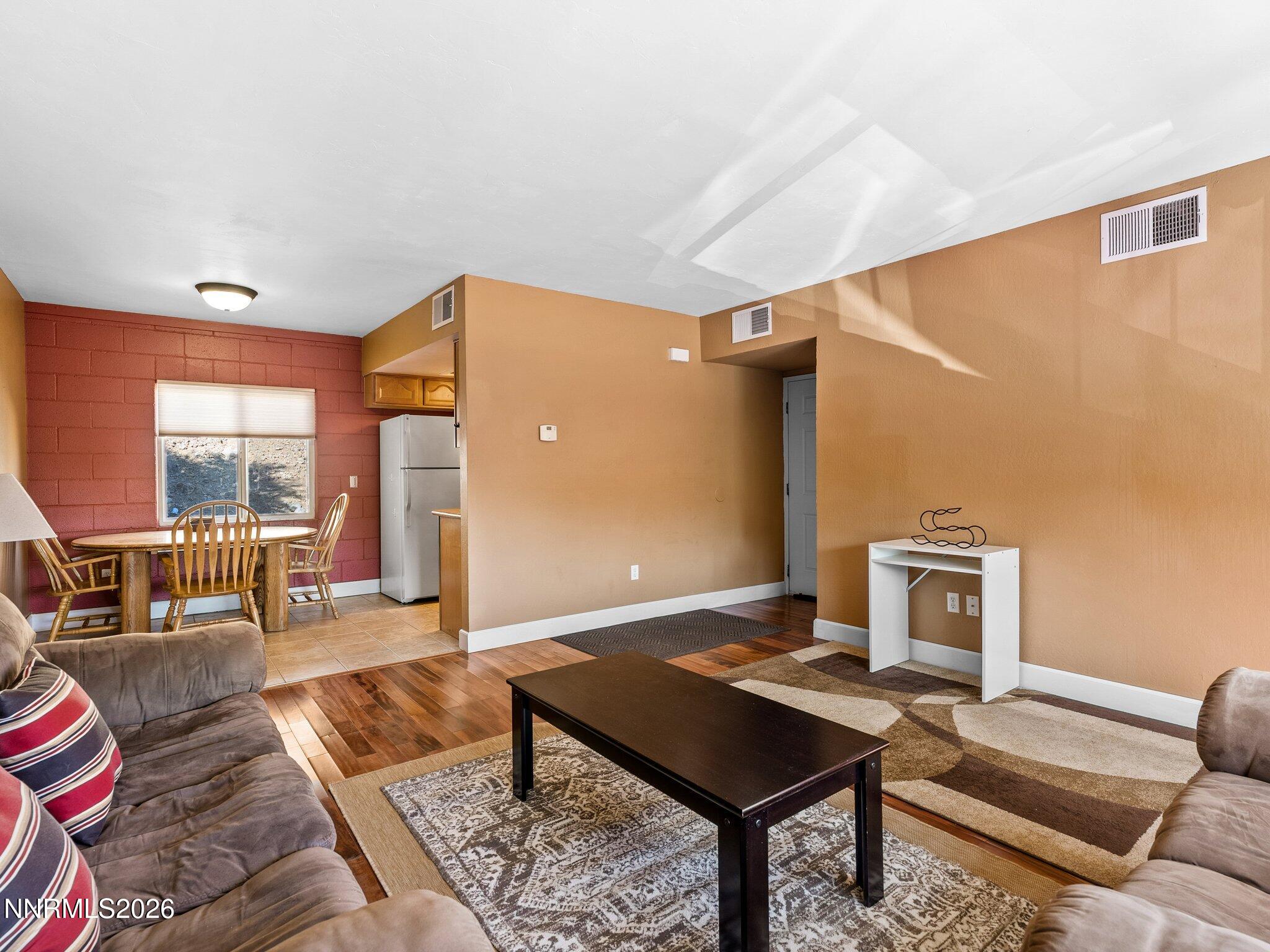 230 Bisset Court B Property Photo 5