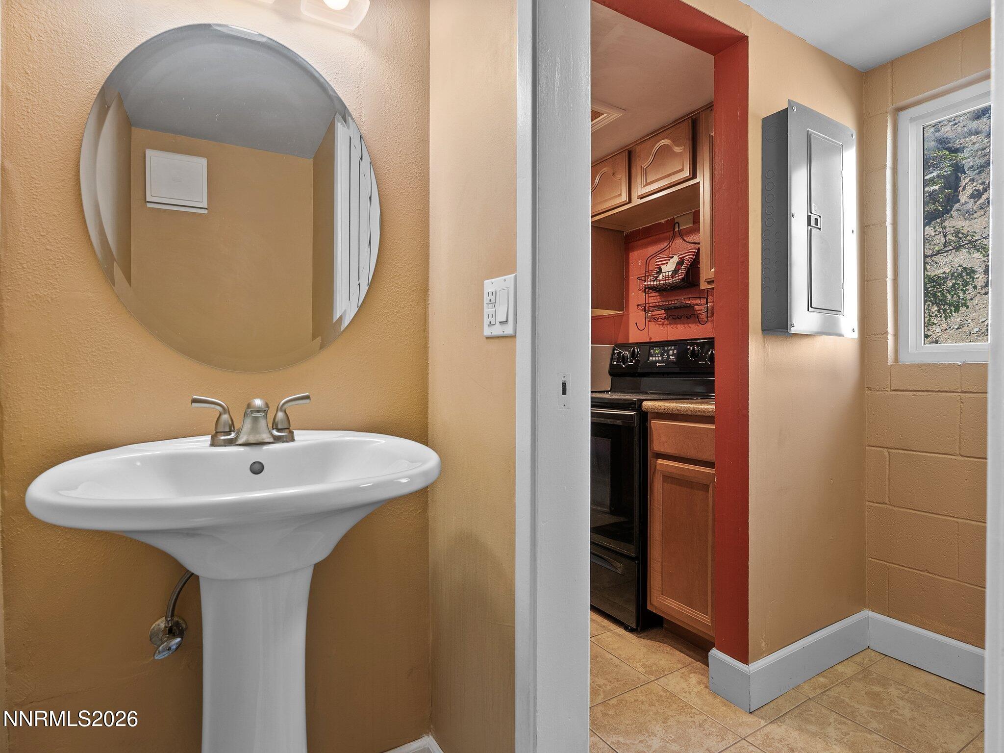 230 Bisset Court B Property Photo 13