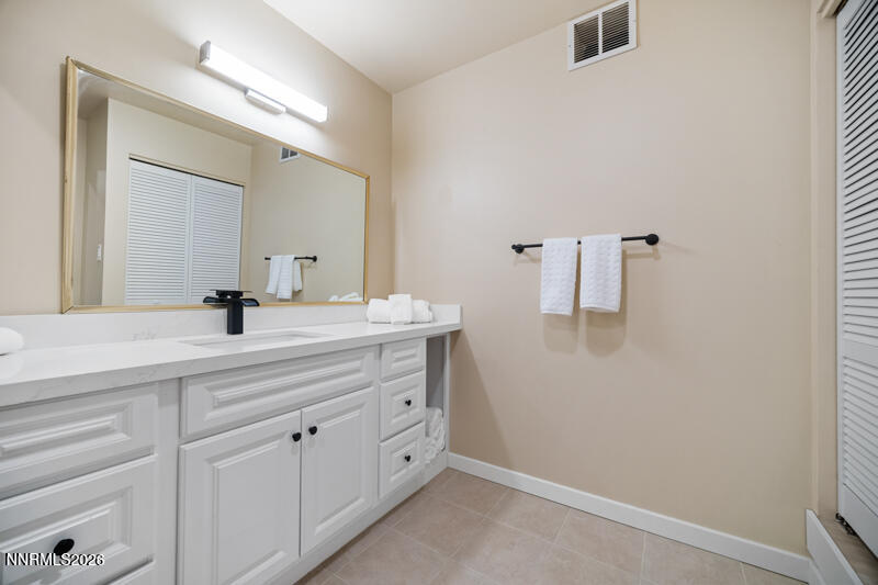 2955 Lakeside Drive 119 Property Photo 7