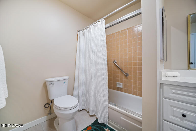 2955 Lakeside Drive 119 Property Photo 8