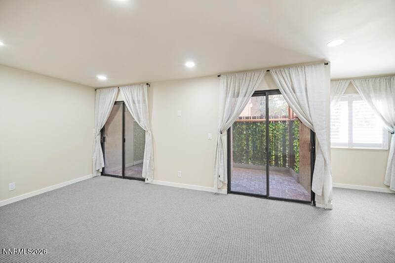2955 Lakeside Drive 119 Property Photo 18