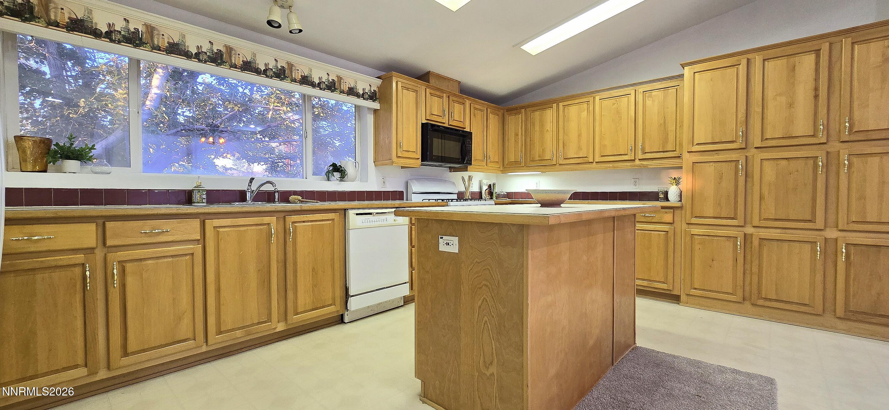 725 Fremont Street Property Photo 19