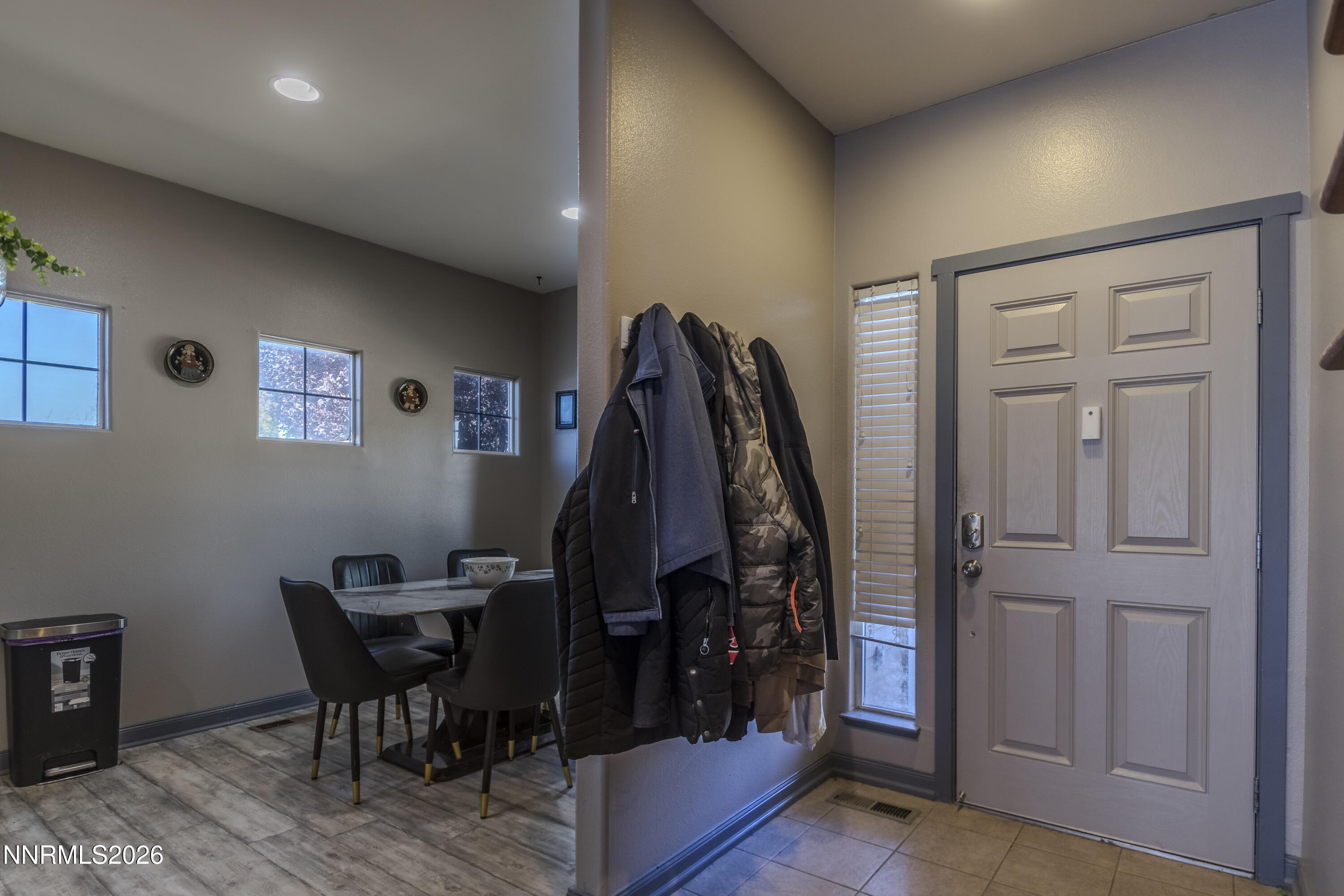 654 Canary Circle Property Photo 4