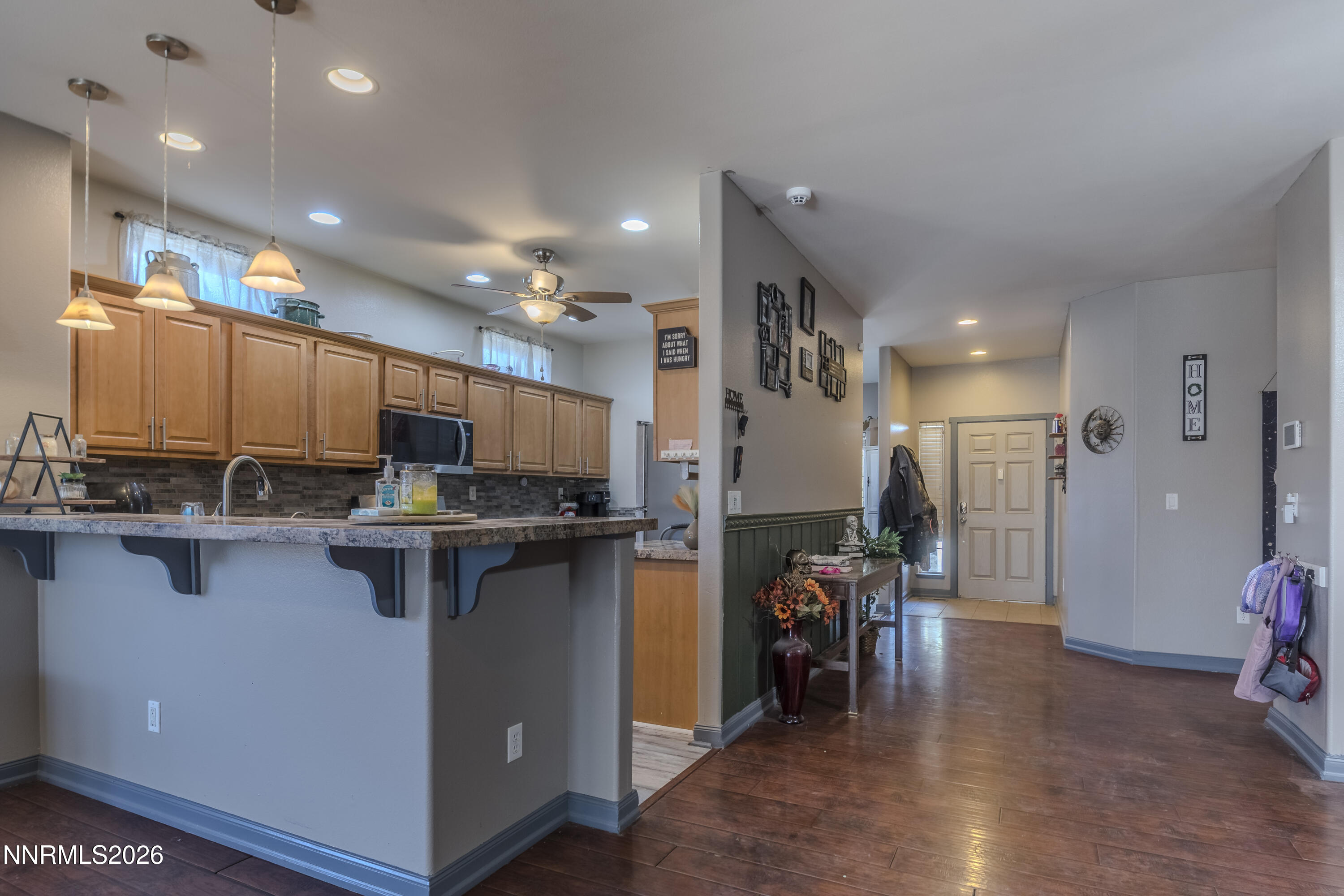 654 Canary Circle Property Photo 5