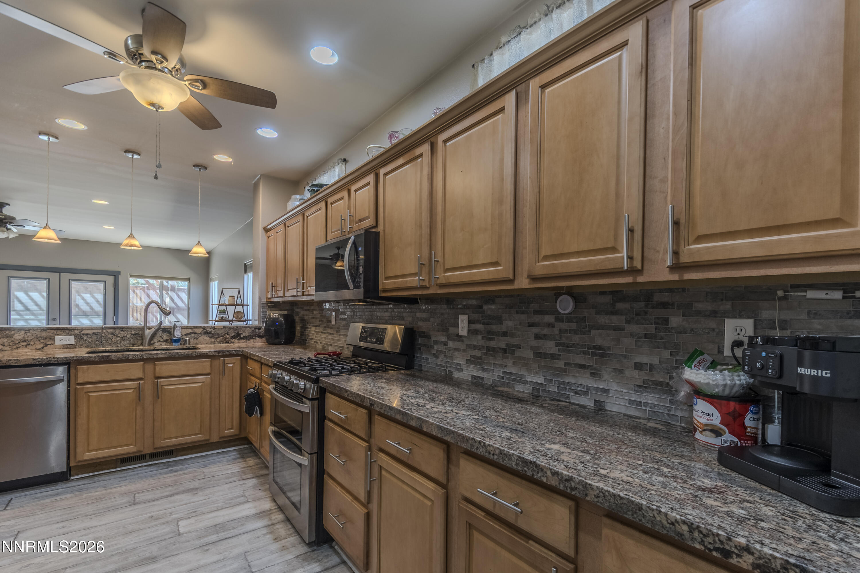 654 Canary Circle Property Photo 8