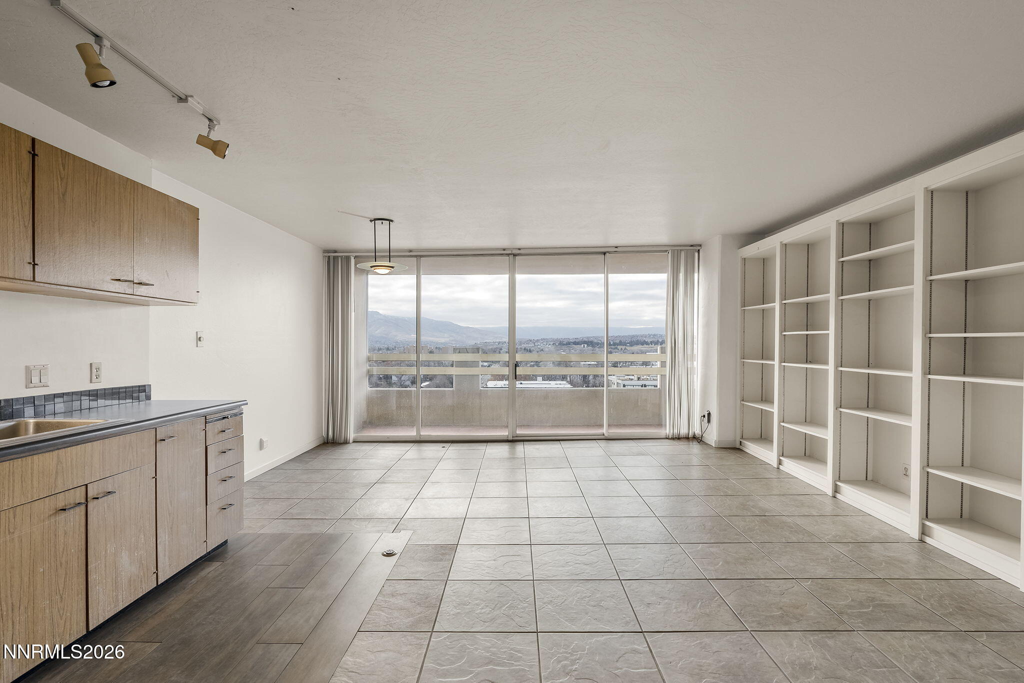 100 N Arlington Avenue 11g Property Photo 4