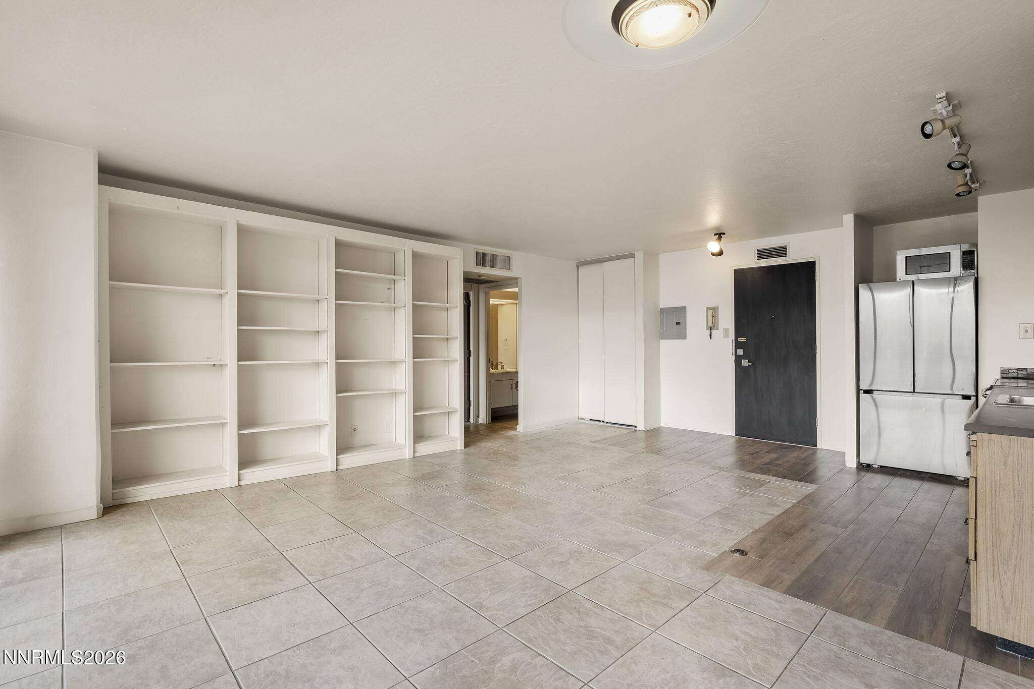 100 N Arlington Avenue 11g Property Photo 6