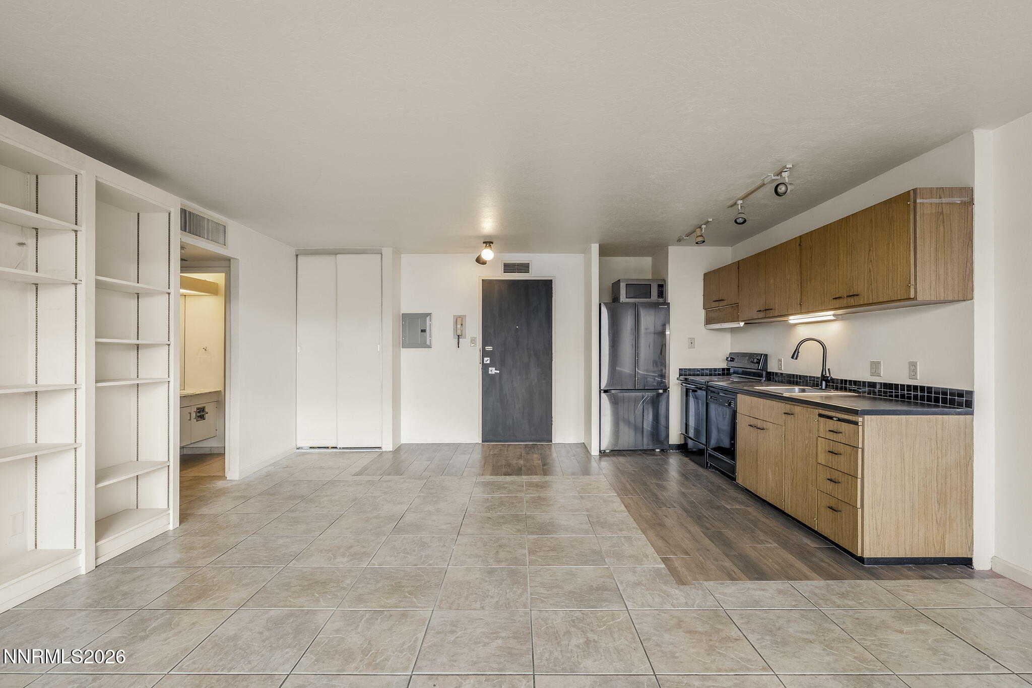 100 N Arlington Avenue 11g Property Photo 7