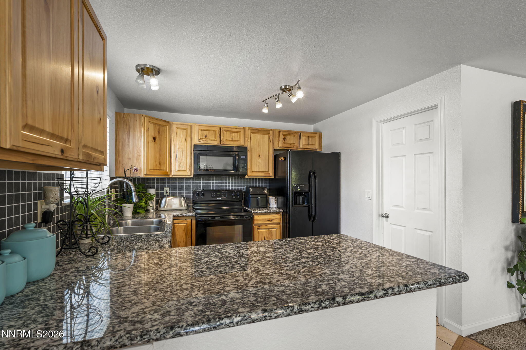 610 Victoria Court Property Photo 10