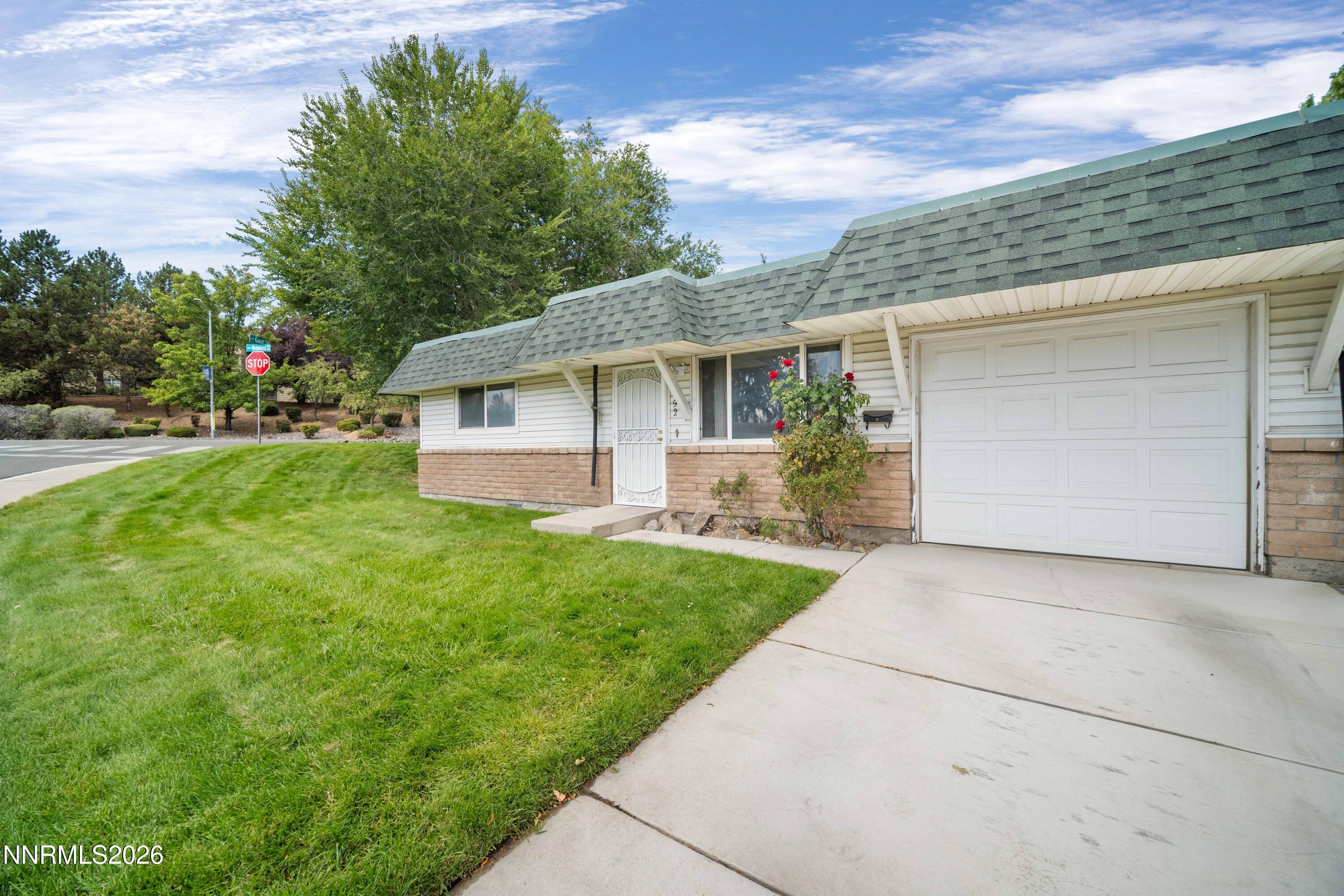 1792 Gault Way Property Photo 3