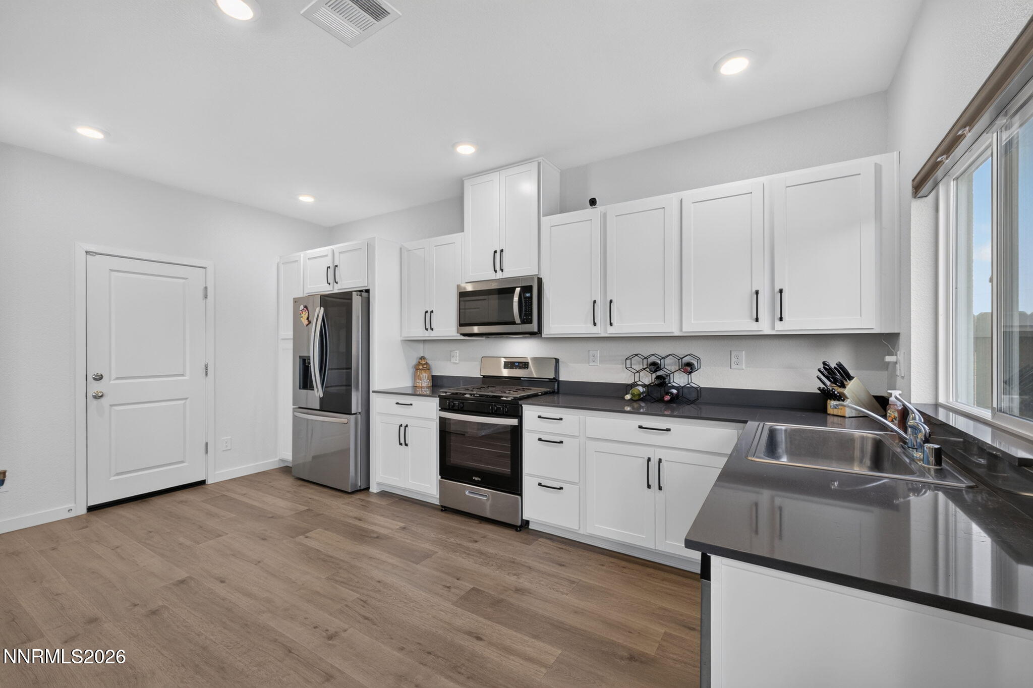 7709 Wandering Way Property Photo 15