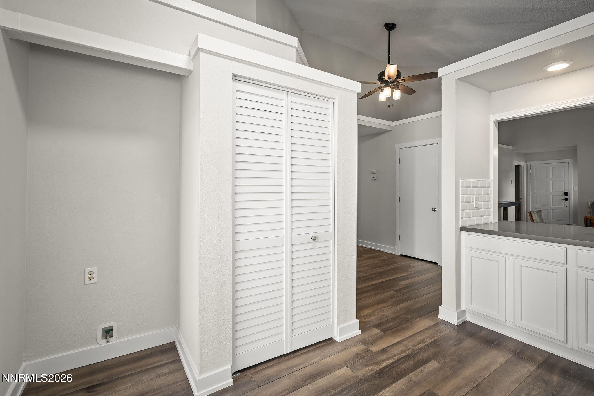 205 Edgewater Parkway Property Photo 10