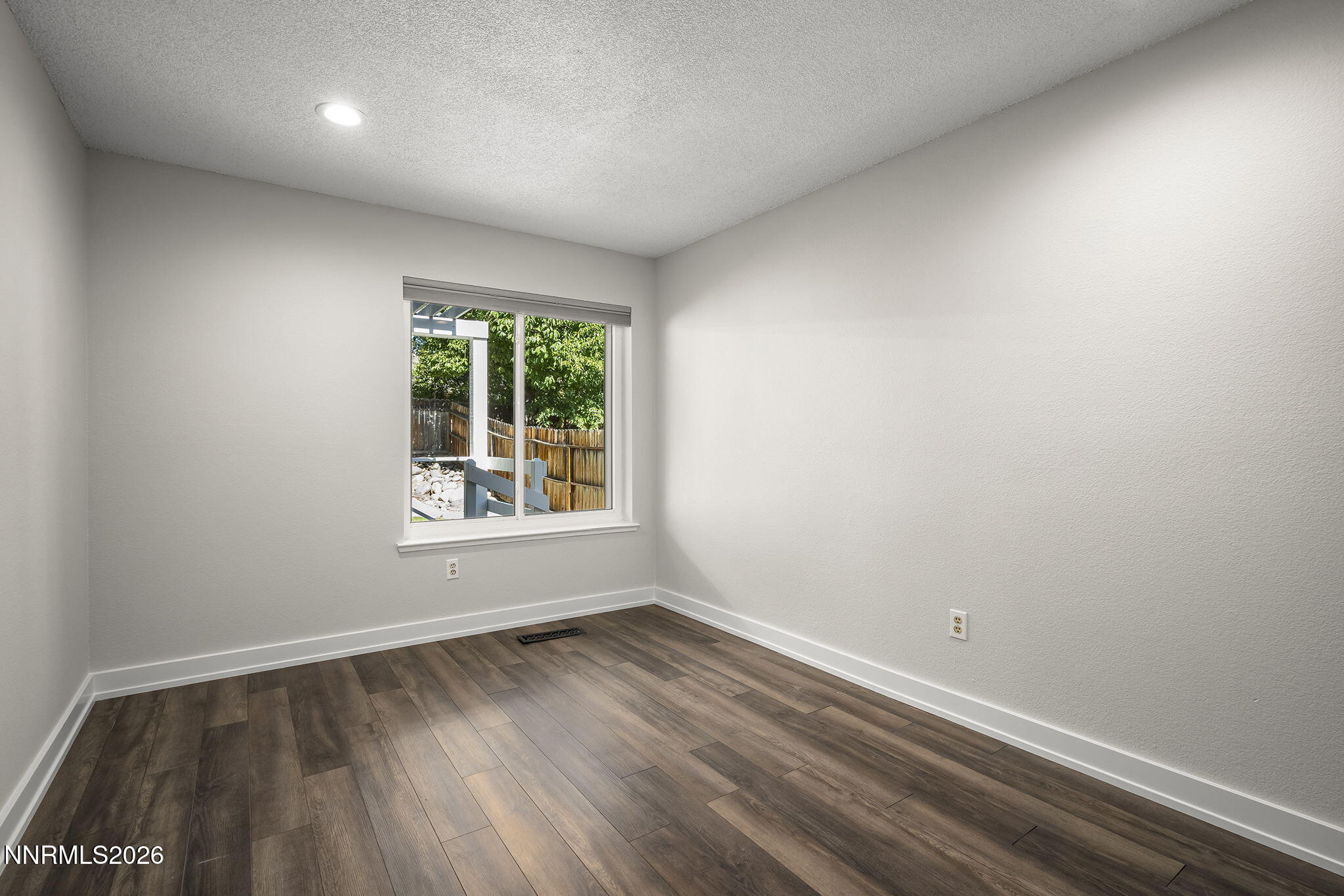 205 Edgewater Parkway Property Photo 14