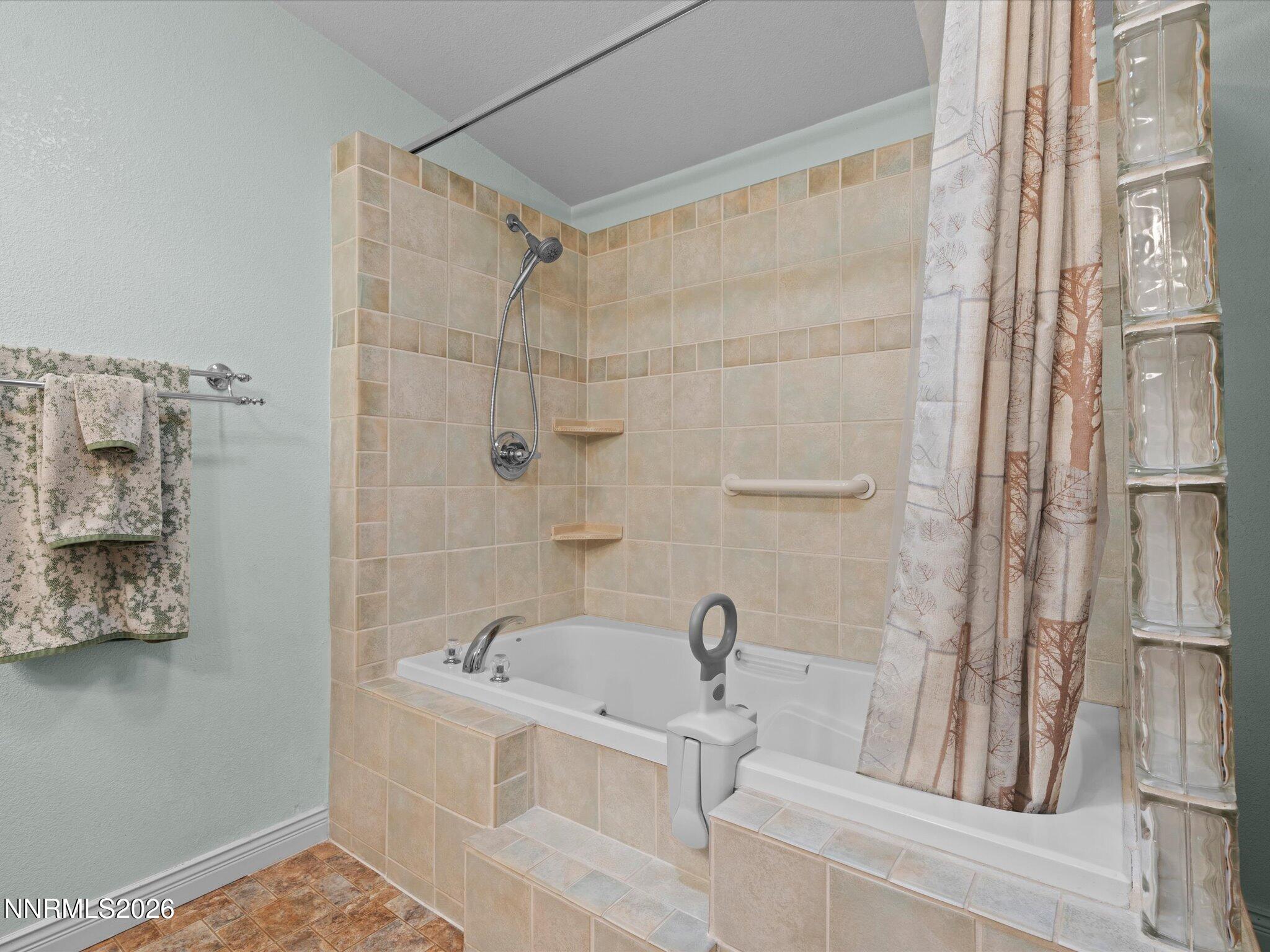 1307 Kingslane Court Property Photo 32