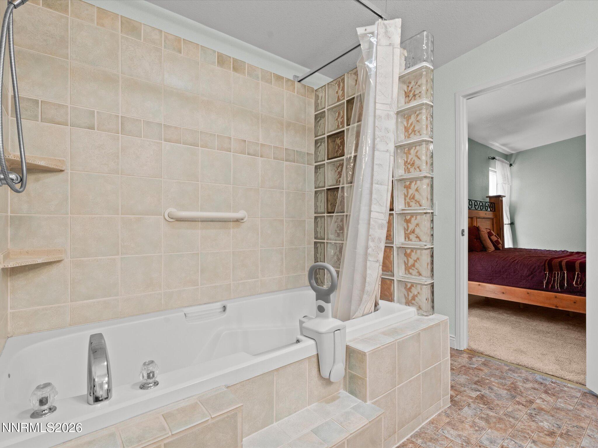 1307 Kingslane Court Property Photo 35
