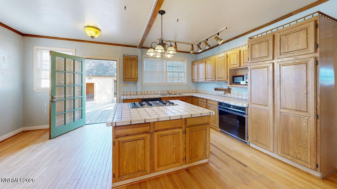98 S Bailey Street Property Photo 6