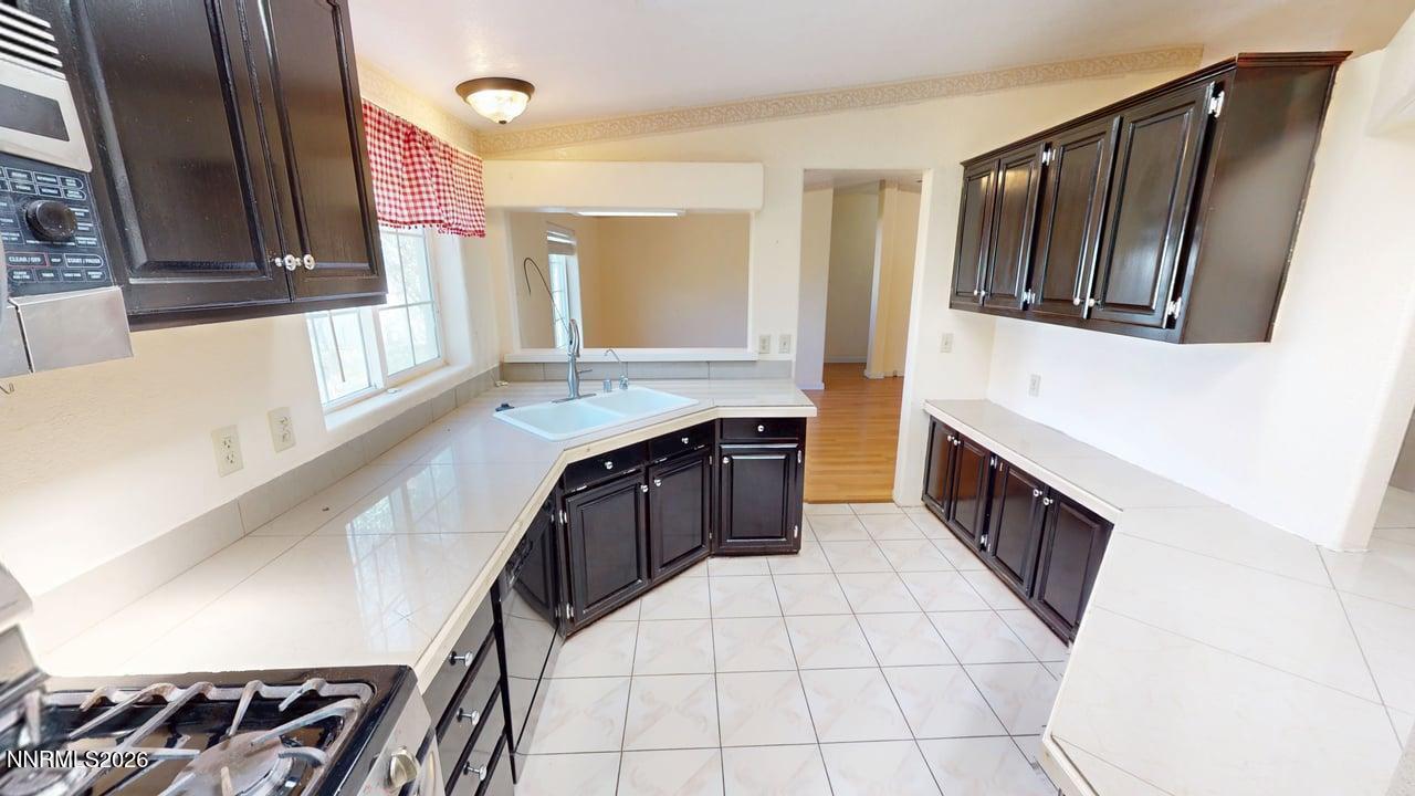 1855 1725 East Street Property Photo 11