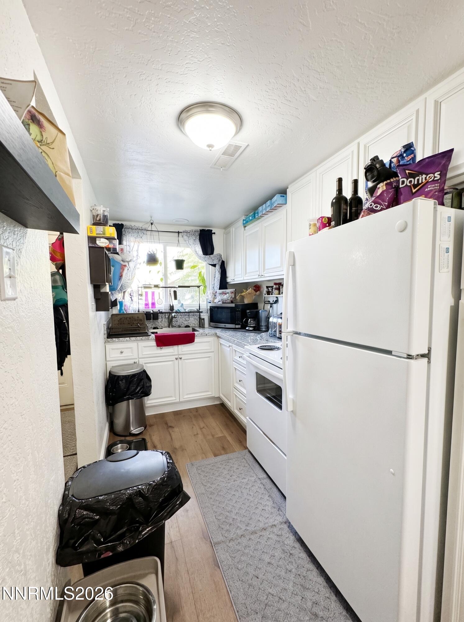 1230 E Street Property Photo 11