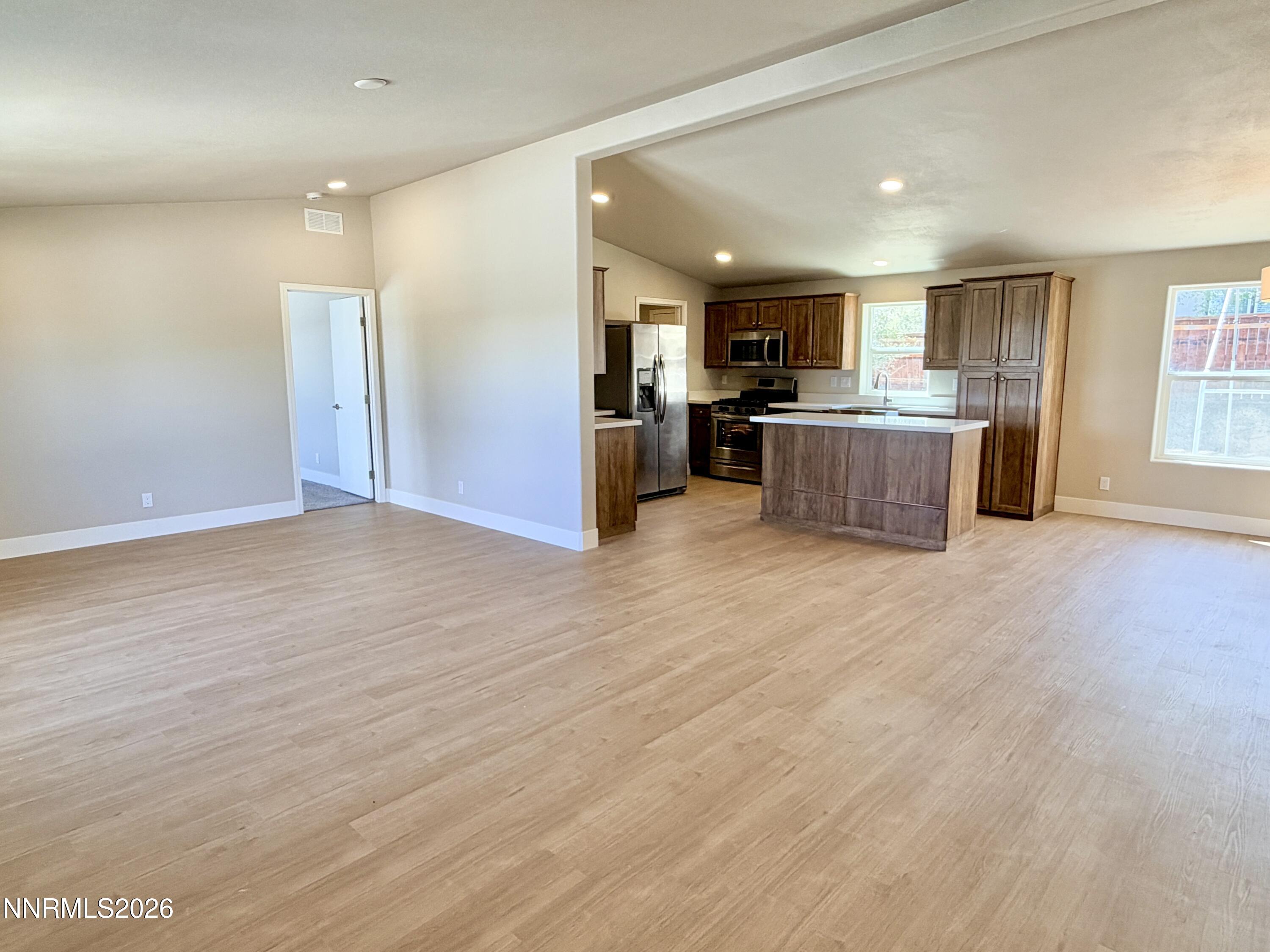 5725 Sidehill Drive Property Photo 3