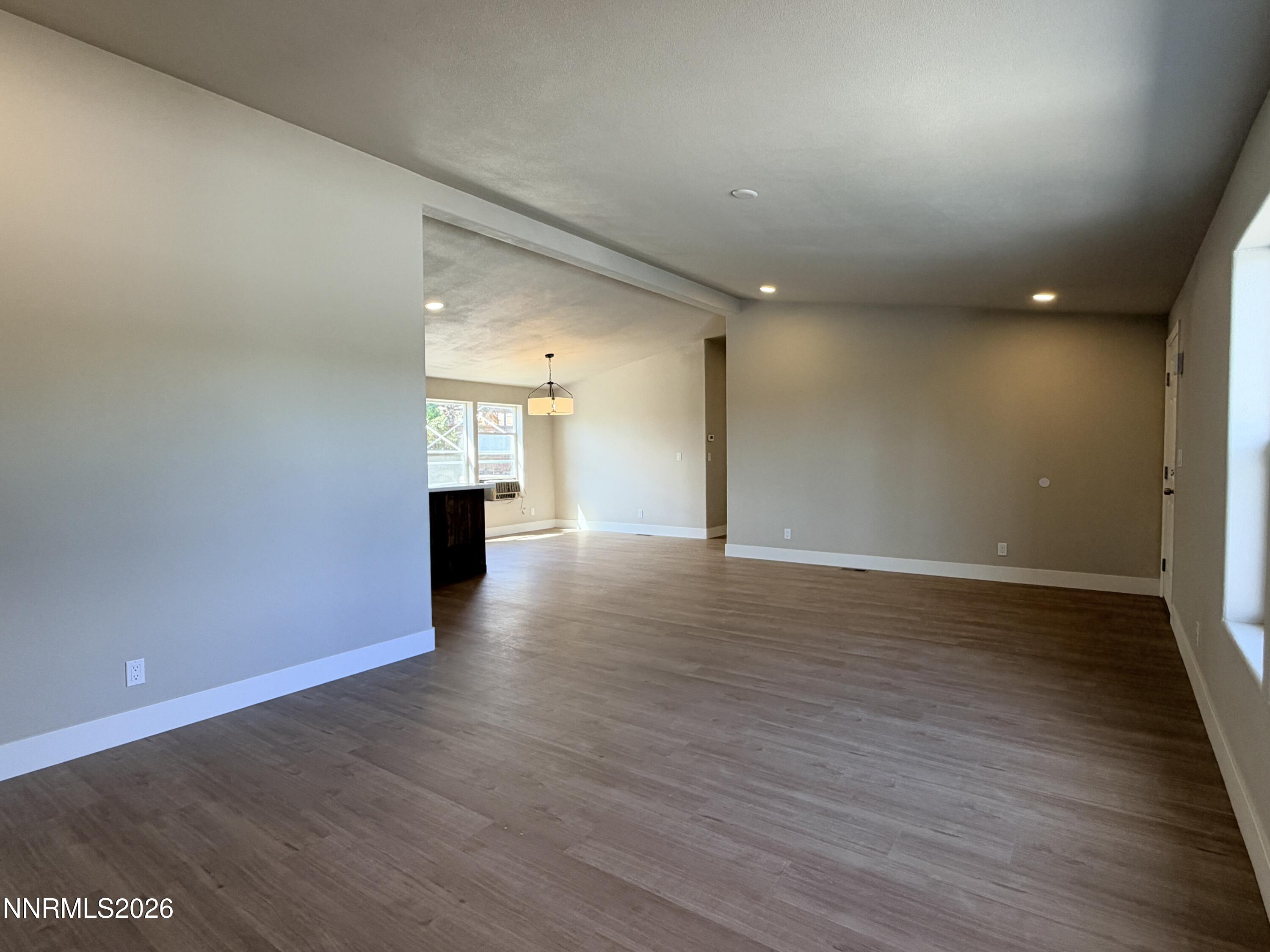 5725 Sidehill Drive Property Photo 4