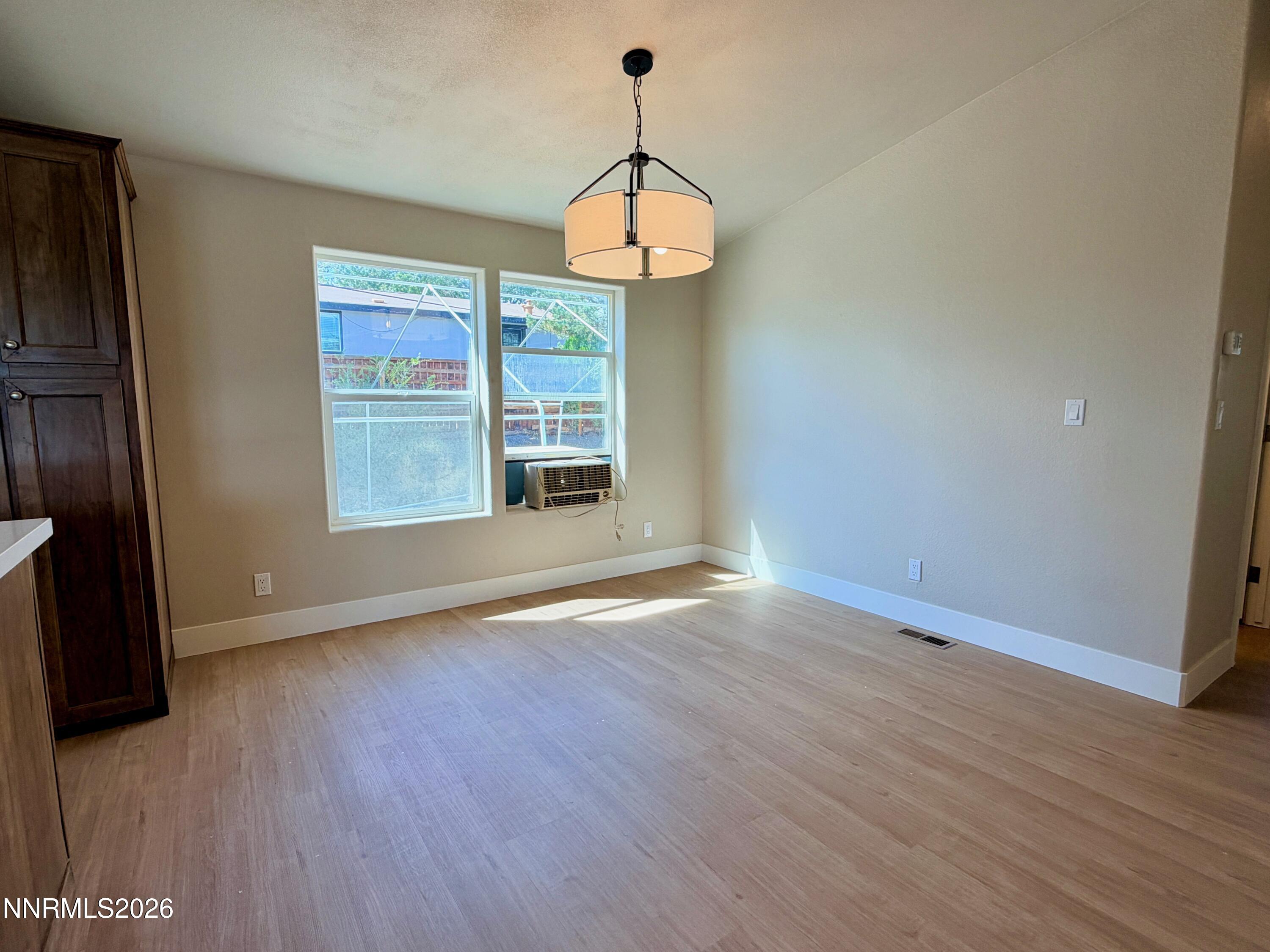 5725 Sidehill Drive Property Photo 5