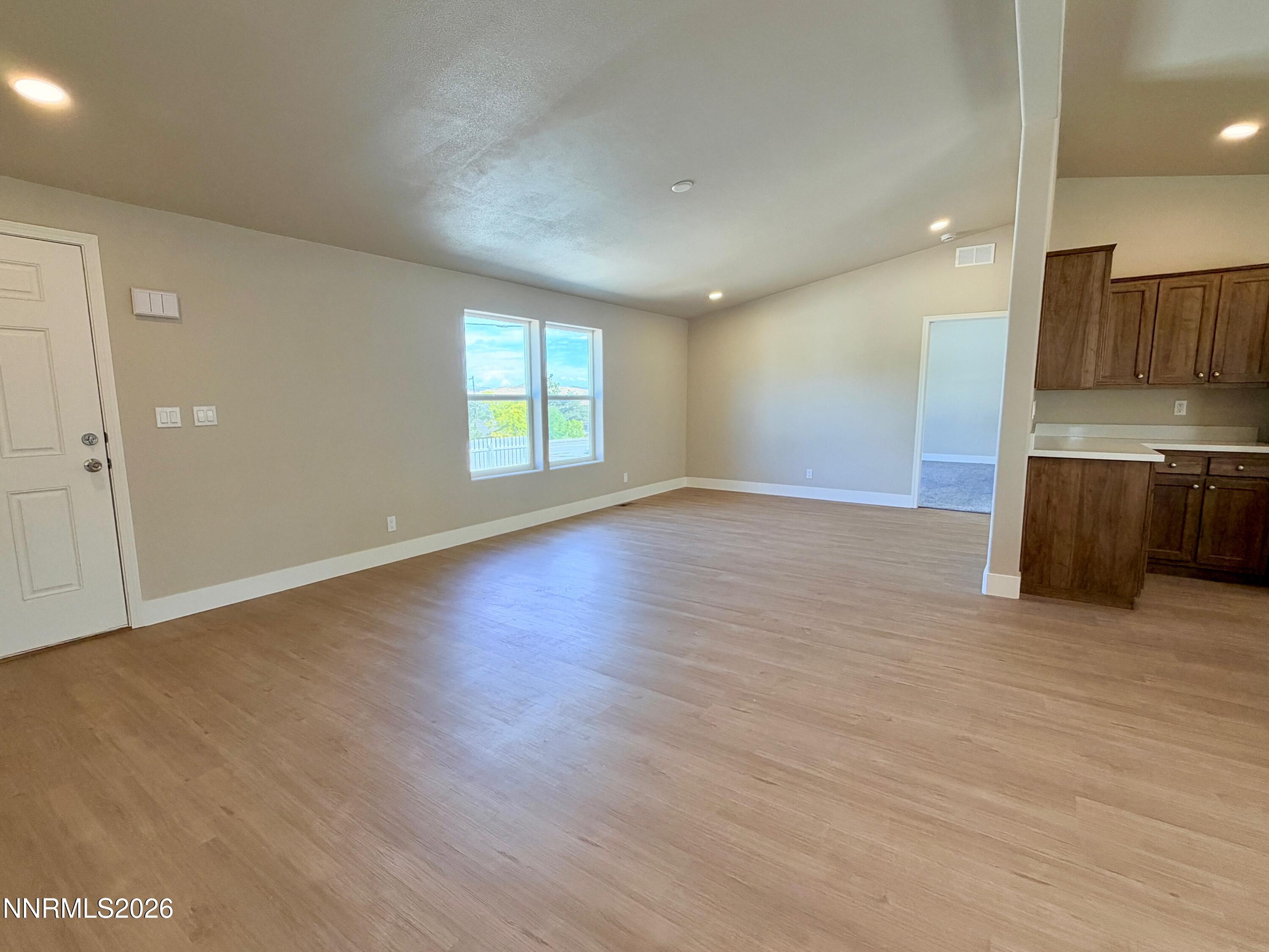 5725 Sidehill Drive Property Photo 6