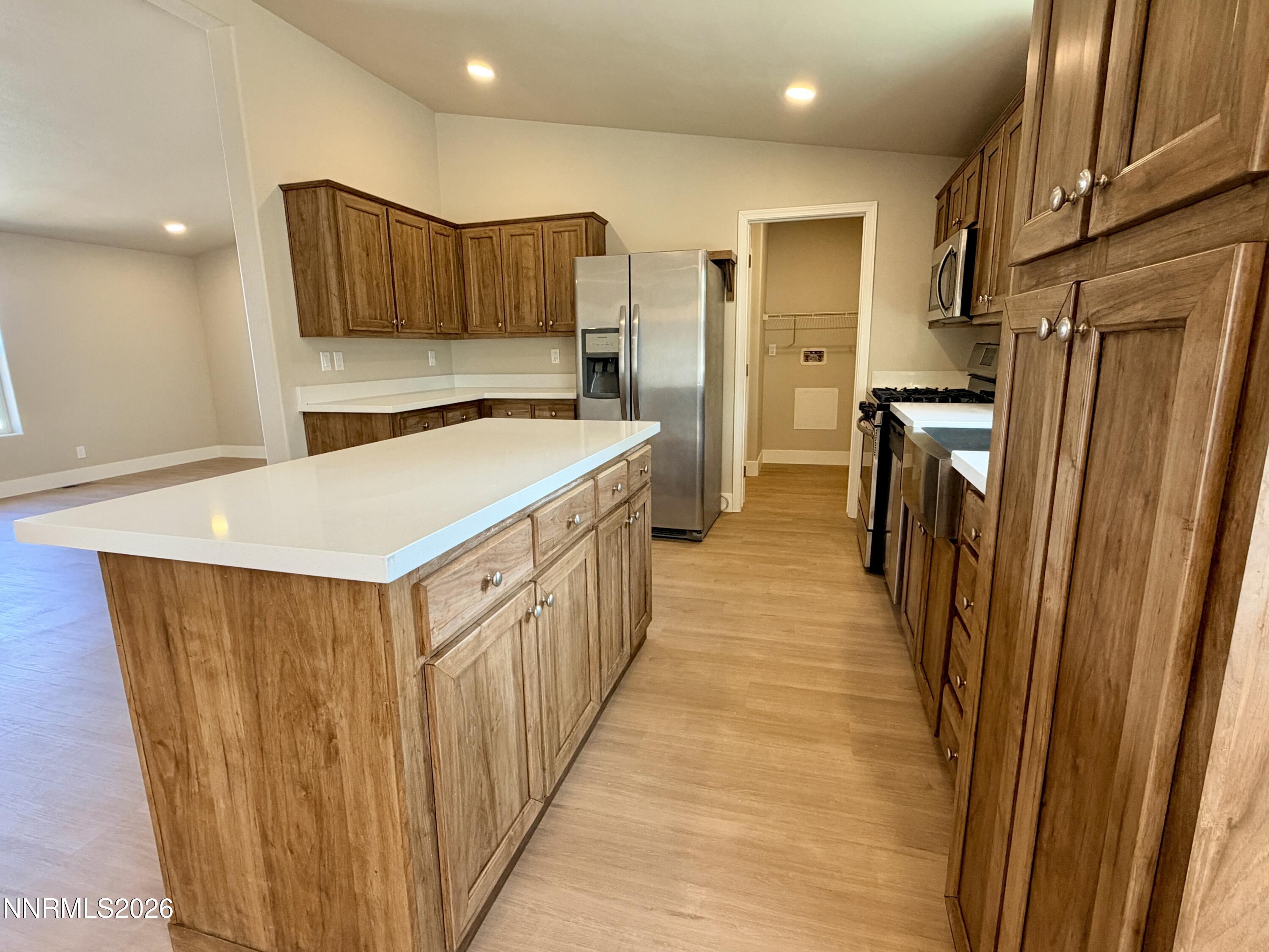 5725 Sidehill Drive Property Photo 8