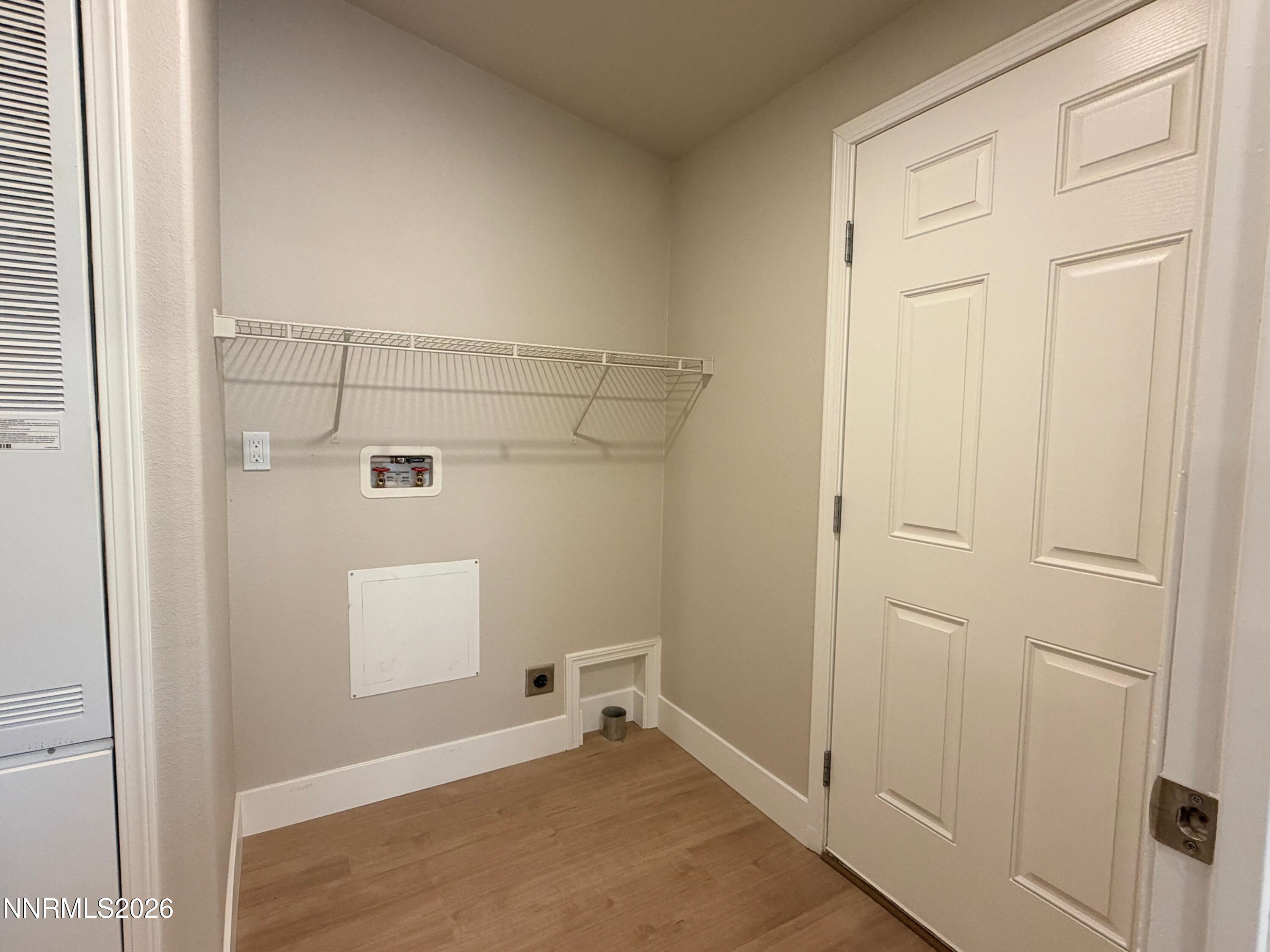 5725 Sidehill Drive Property Photo 10