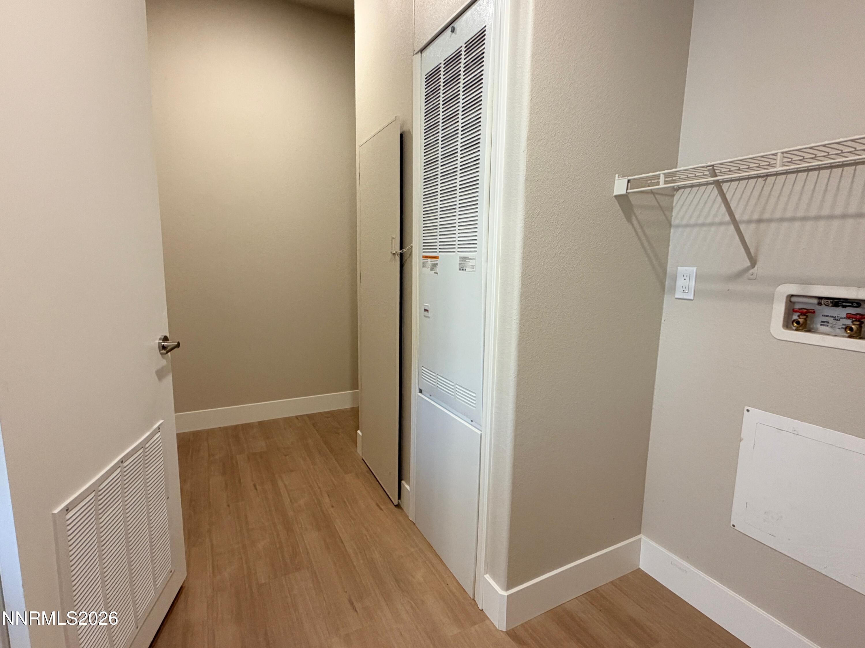 5725 Sidehill Drive Property Photo 11