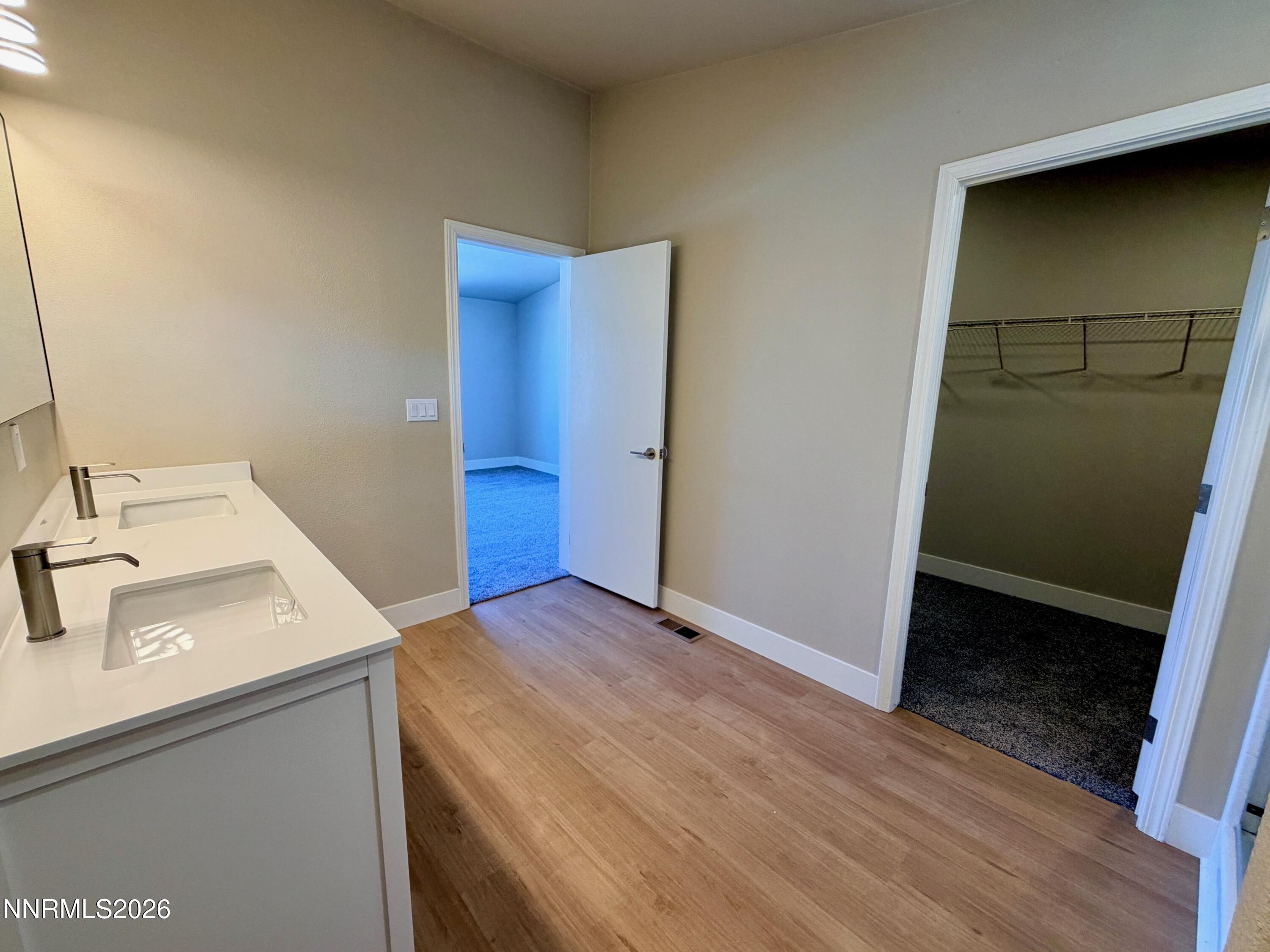 5725 Sidehill Drive Property Photo 15