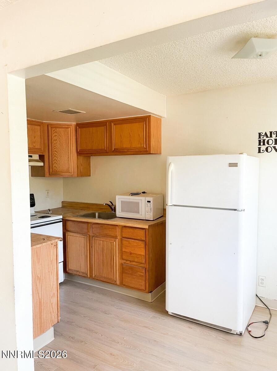 190 Locust Street Property Photo 10