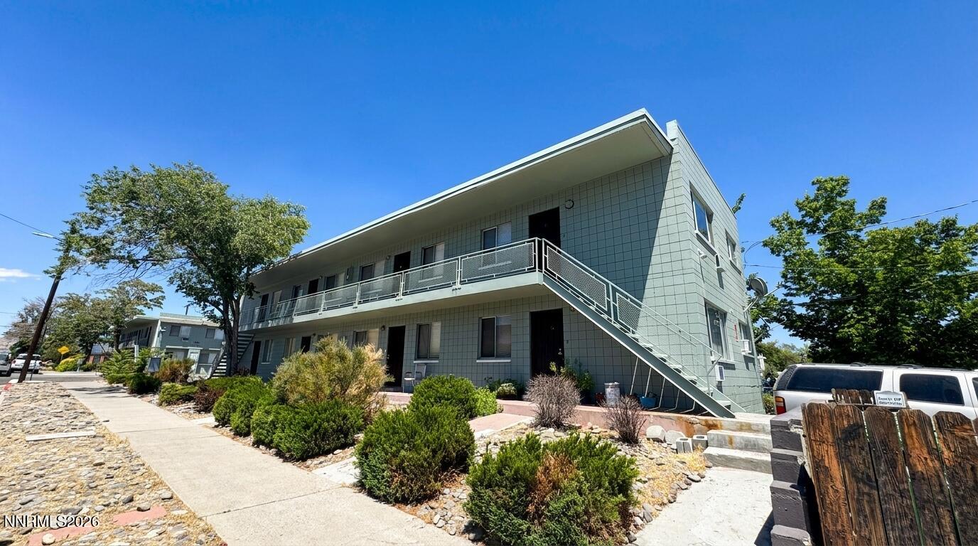 900 Willow Street Property Photo 2