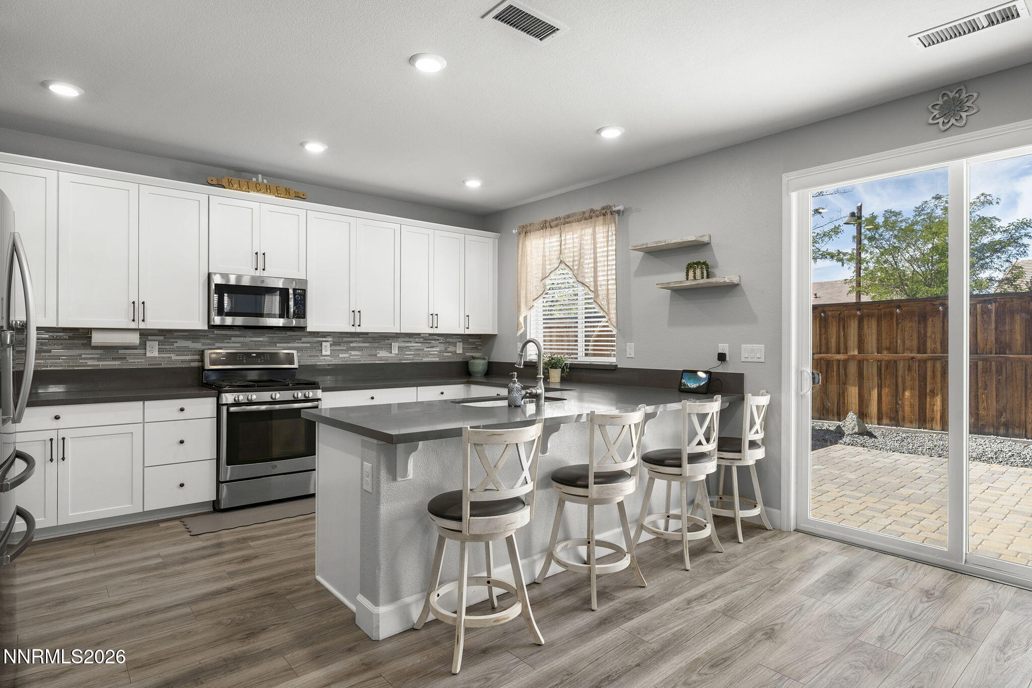 6049 Shining Sunset Drive Property Photo 8