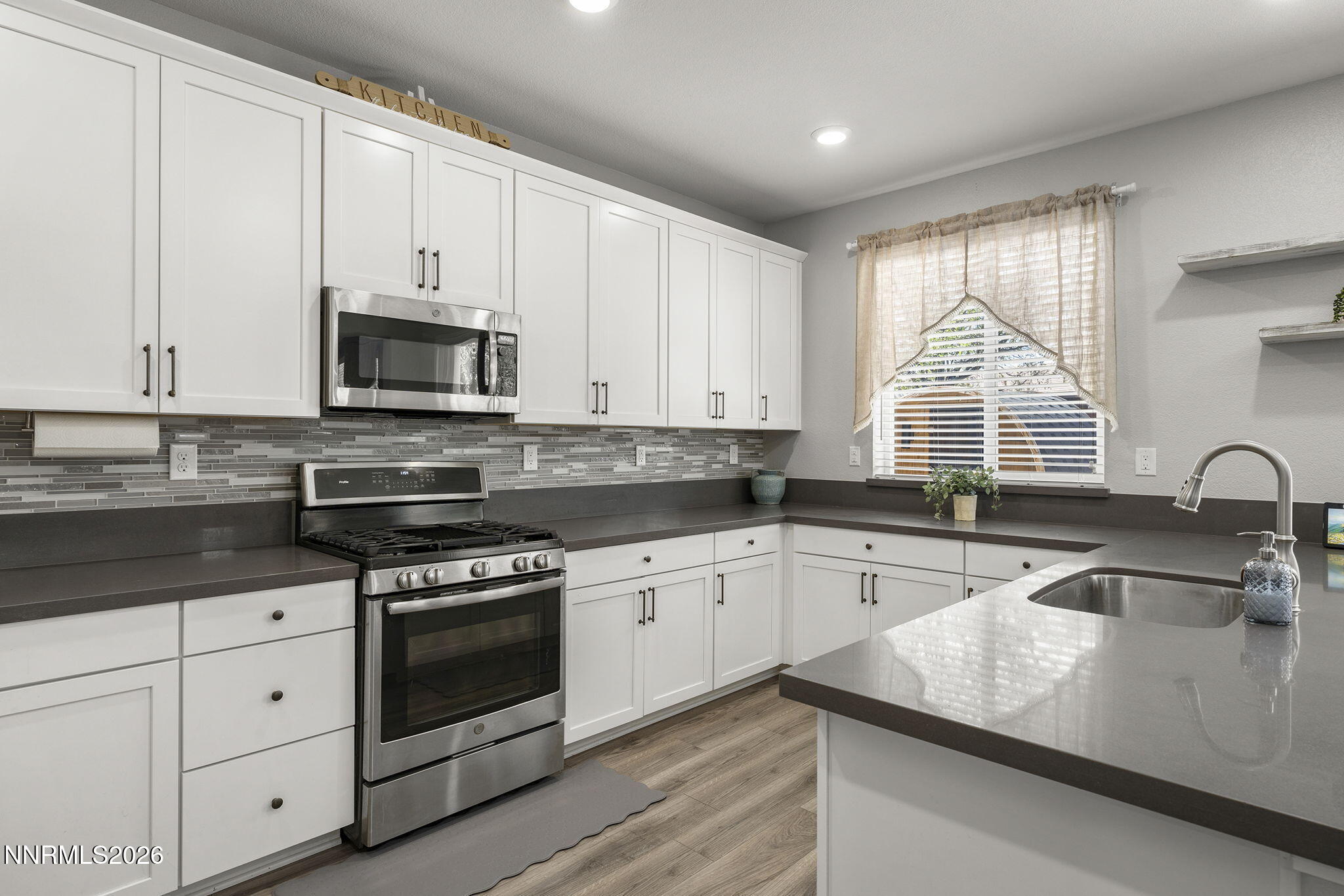 6049 Shining Sunset Drive Property Photo 11