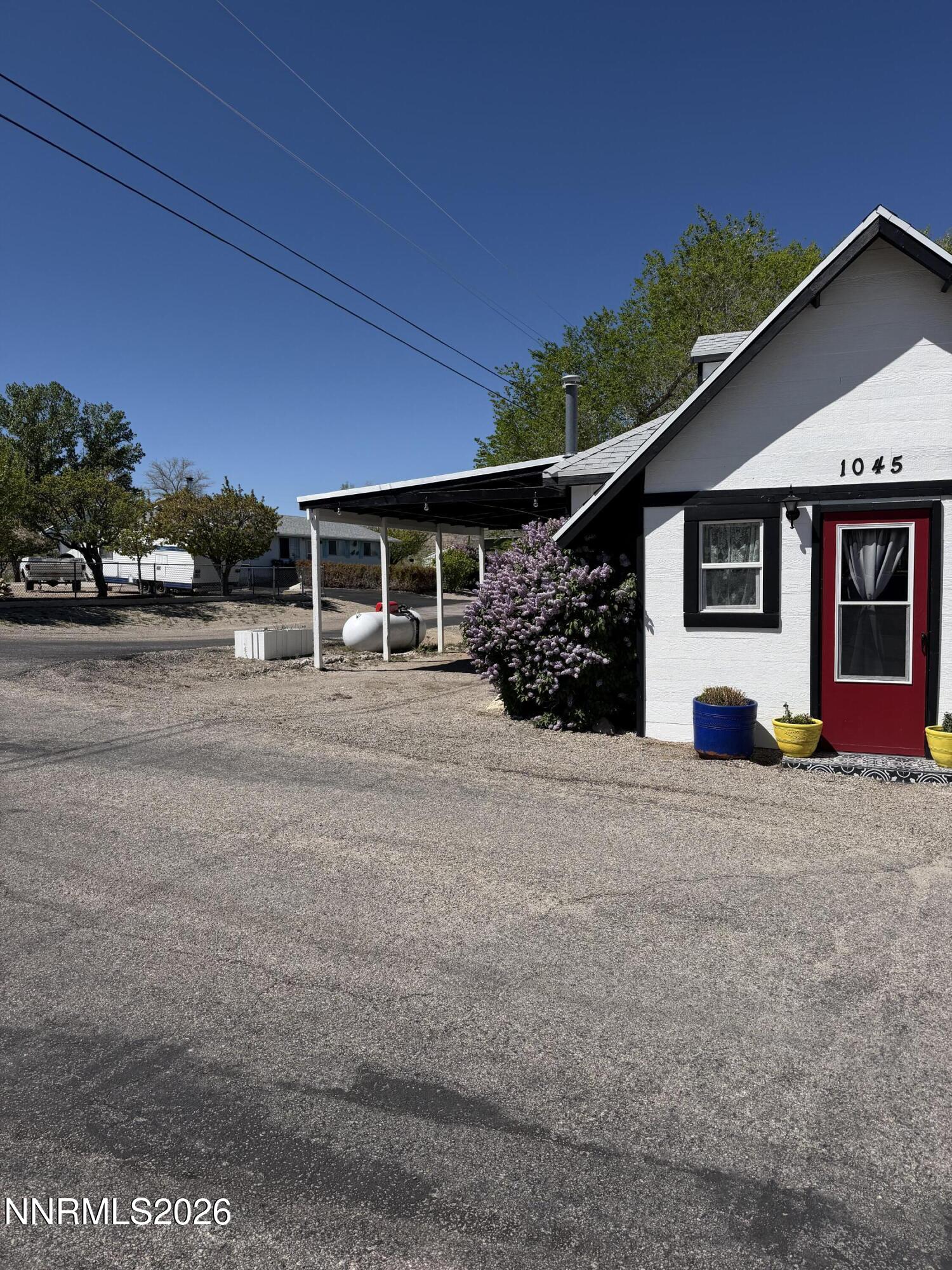 1045 Tonopah Avenue Property Photo 4