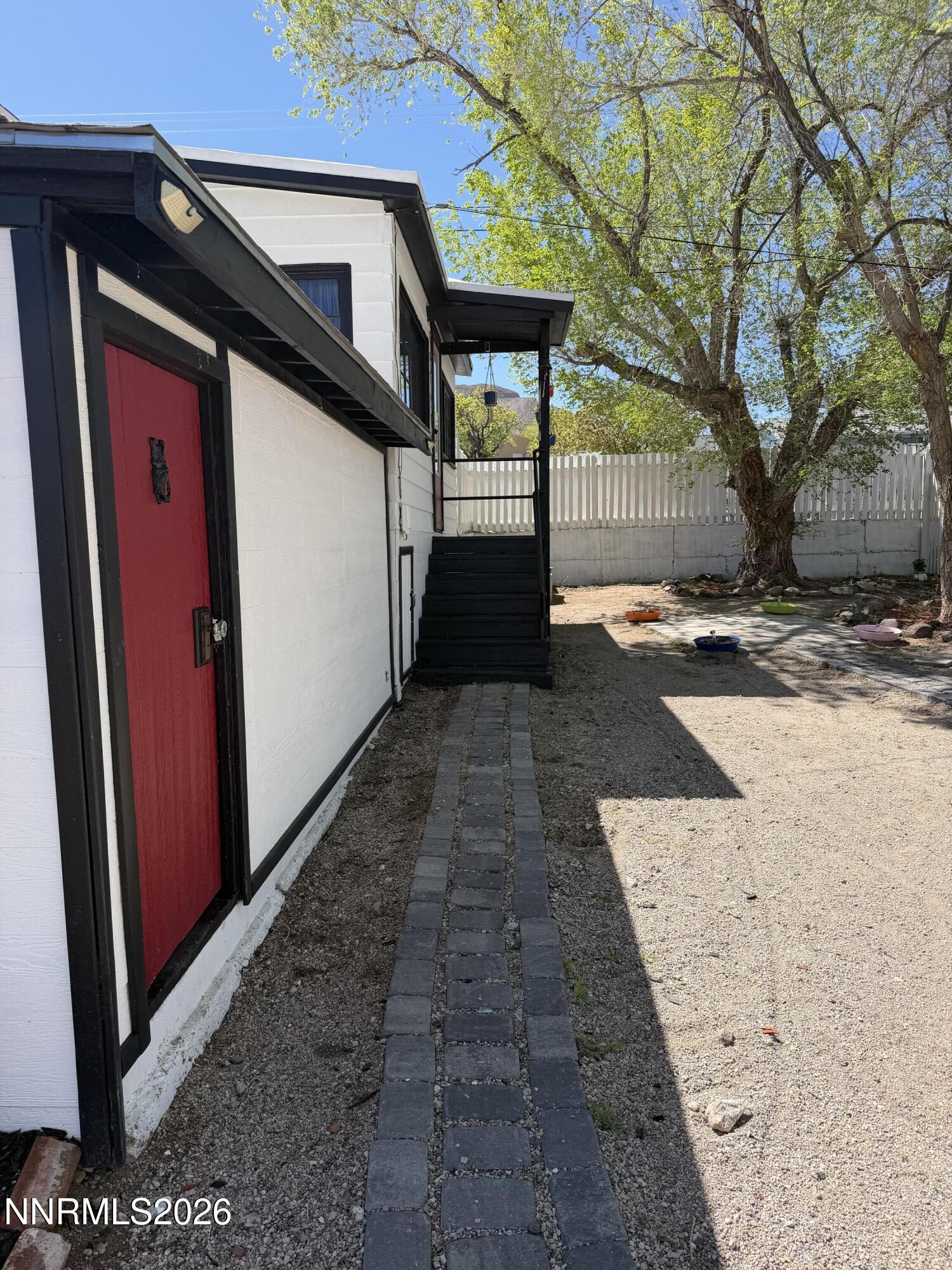 1045 Tonopah Avenue Property Photo 9