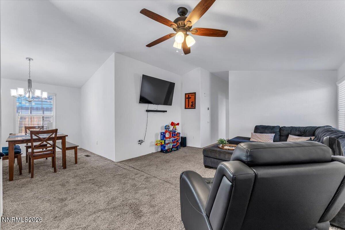 2151 Barberry Way Property Photo 6