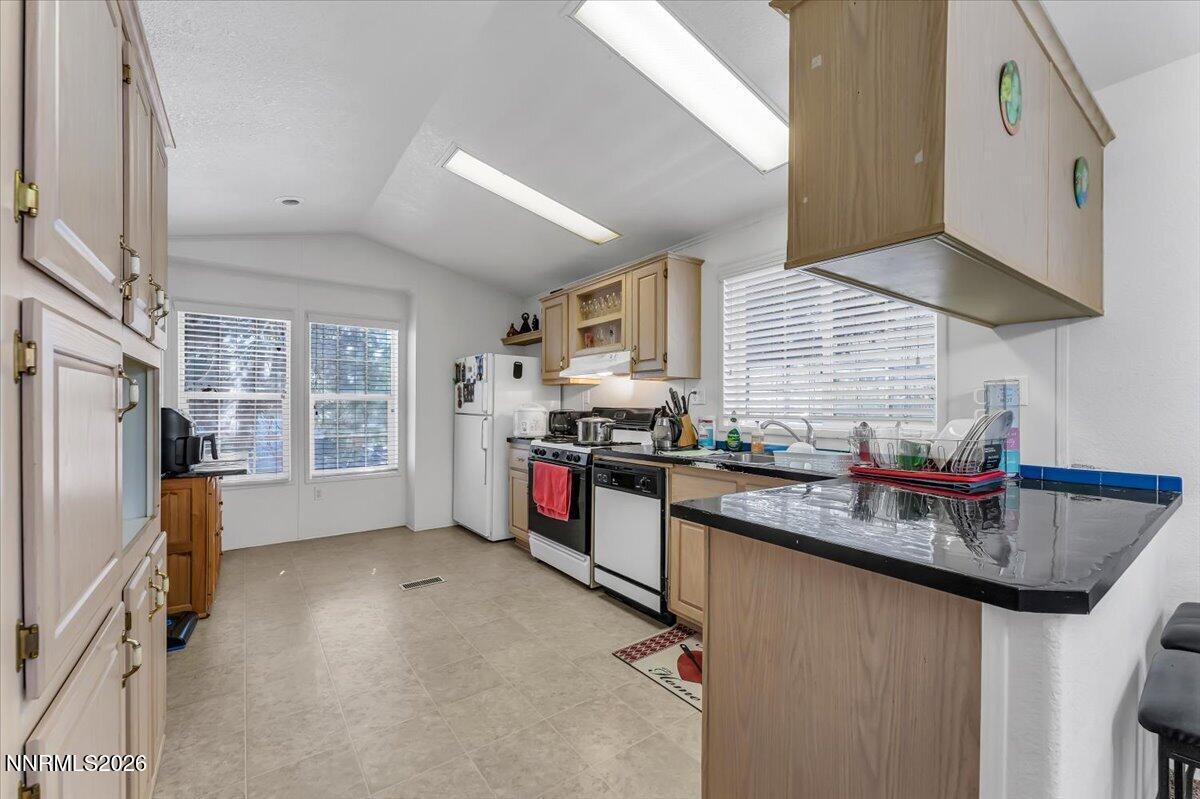 2151 Barberry Way Property Photo 8