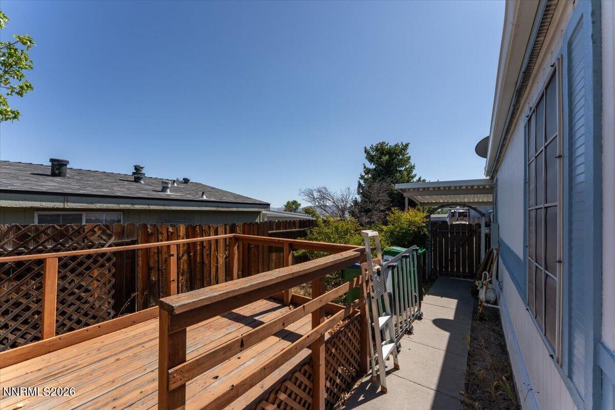2151 Barberry Way Property Photo 18
