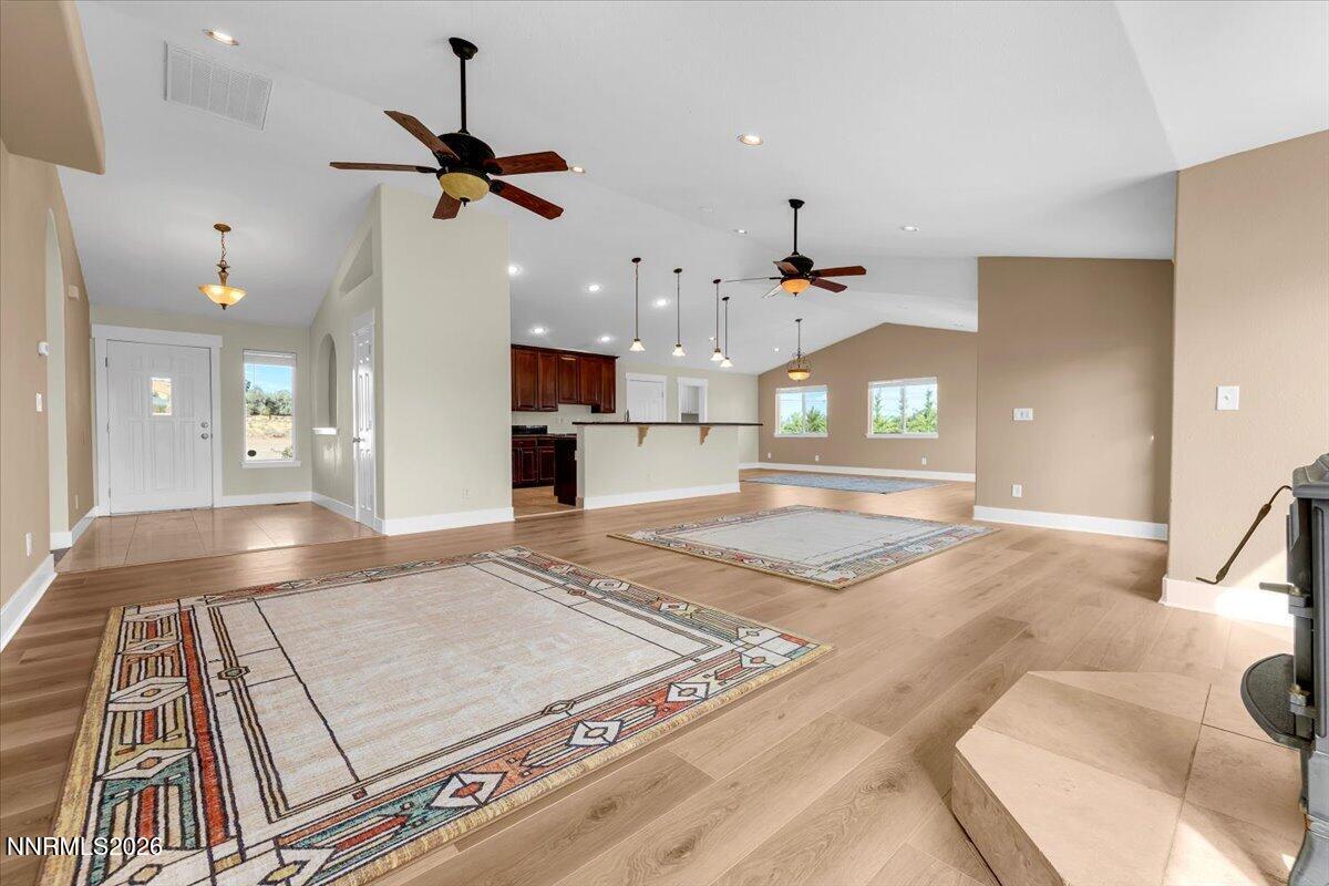5305 Hoge Road Property Photo 4