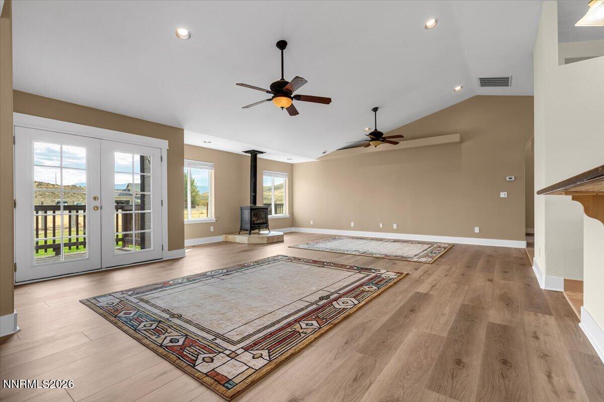5305 Hoge Road Property Photo 8
