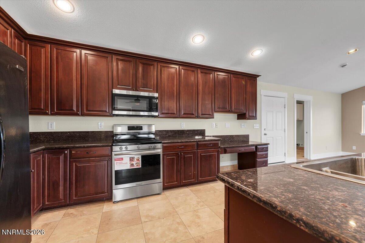 5305 Hoge Road Property Photo 18