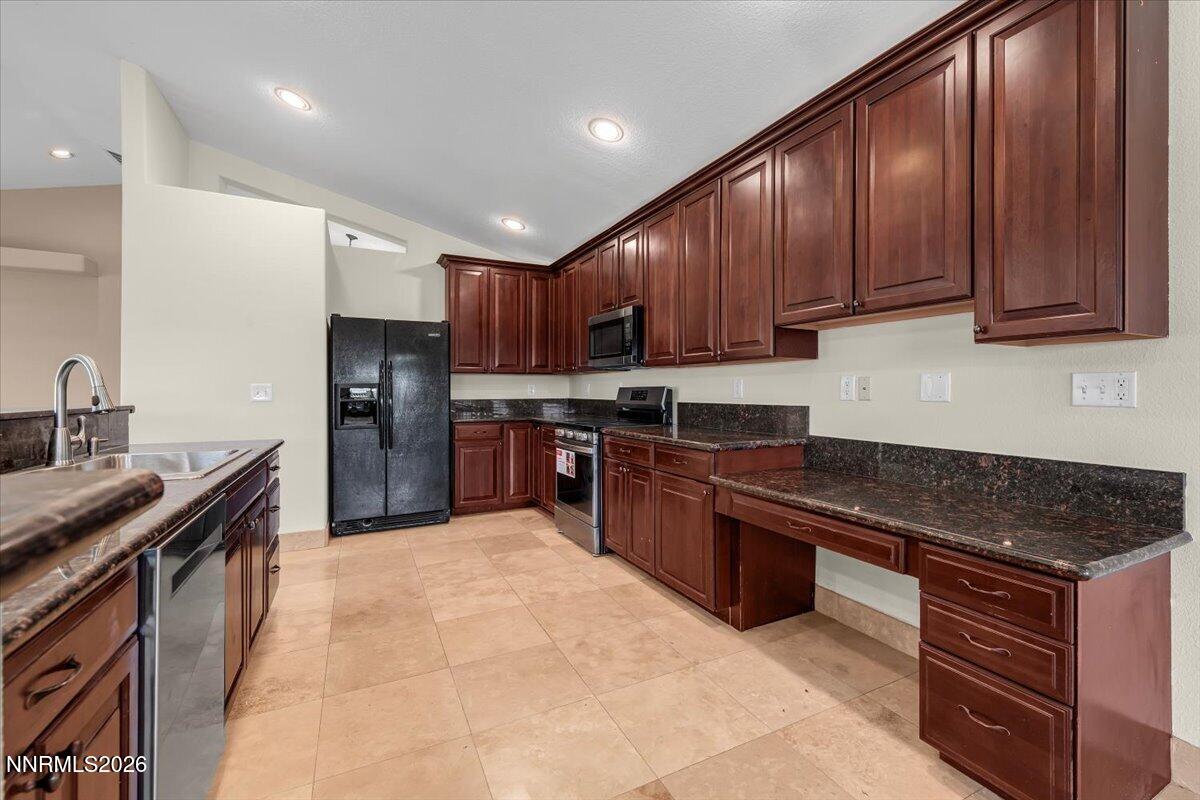 5305 Hoge Road Property Photo 20