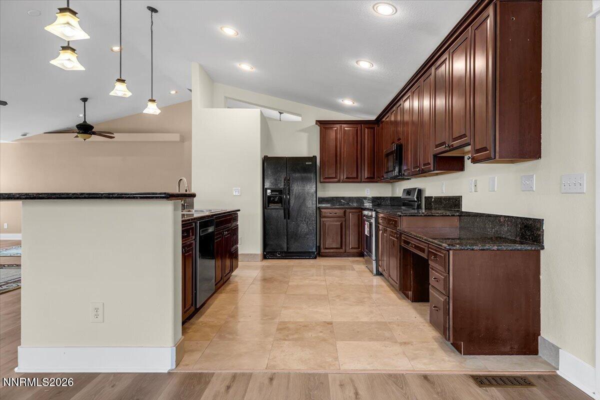 5305 Hoge Road Property Photo 22