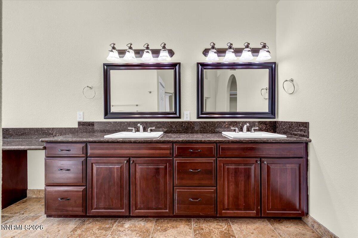 5305 Hoge Road Property Photo 36