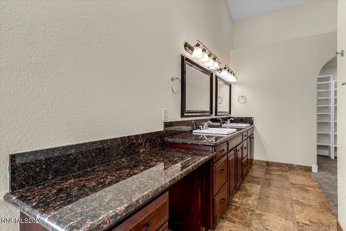 5305 Hoge Road Property Photo 41