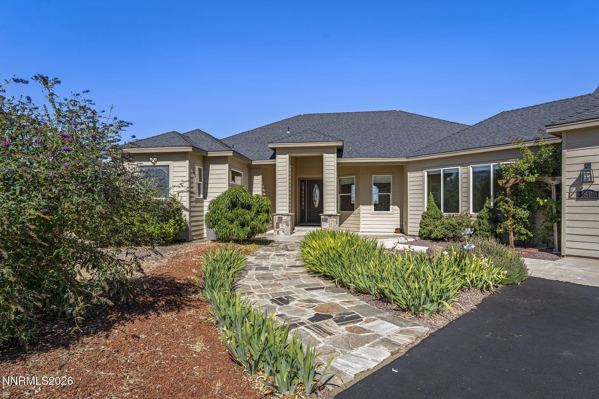 4805 Leo Bingo Court Property Photo 2